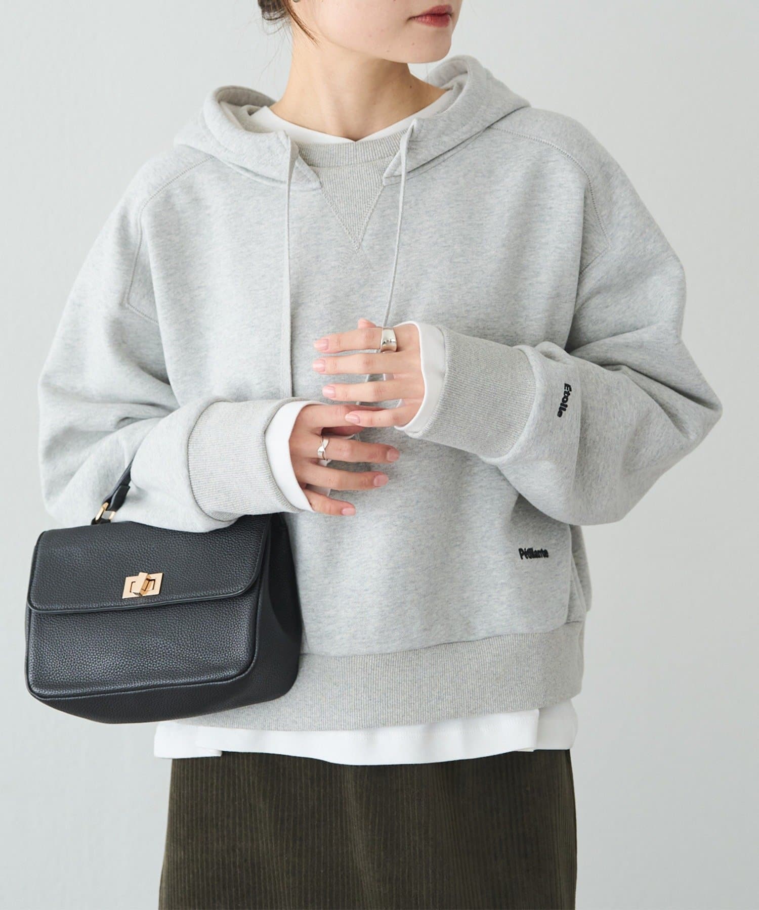 PUAL CE CIN(ピュアルセシン) 裏起毛スウェットショートパーカー