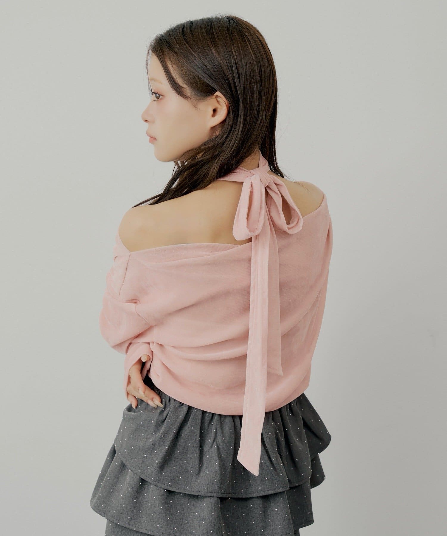 Chico(チコ) 【SALON by Chico】タイ付きベロアワンショルギャザートップス