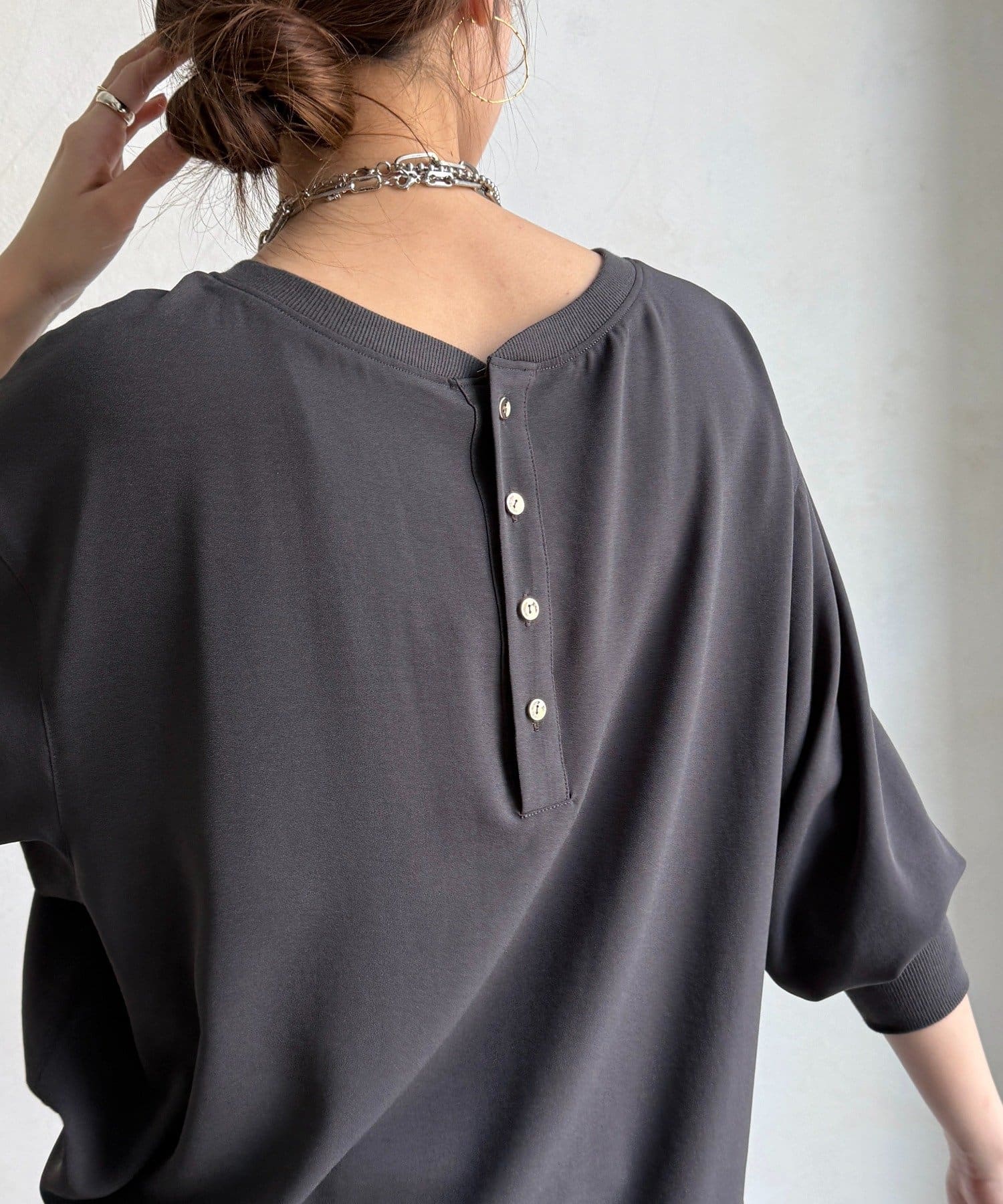 DOUDOU(ドゥドゥ) 袖リブバックボタンジョーゼットプルオーバー