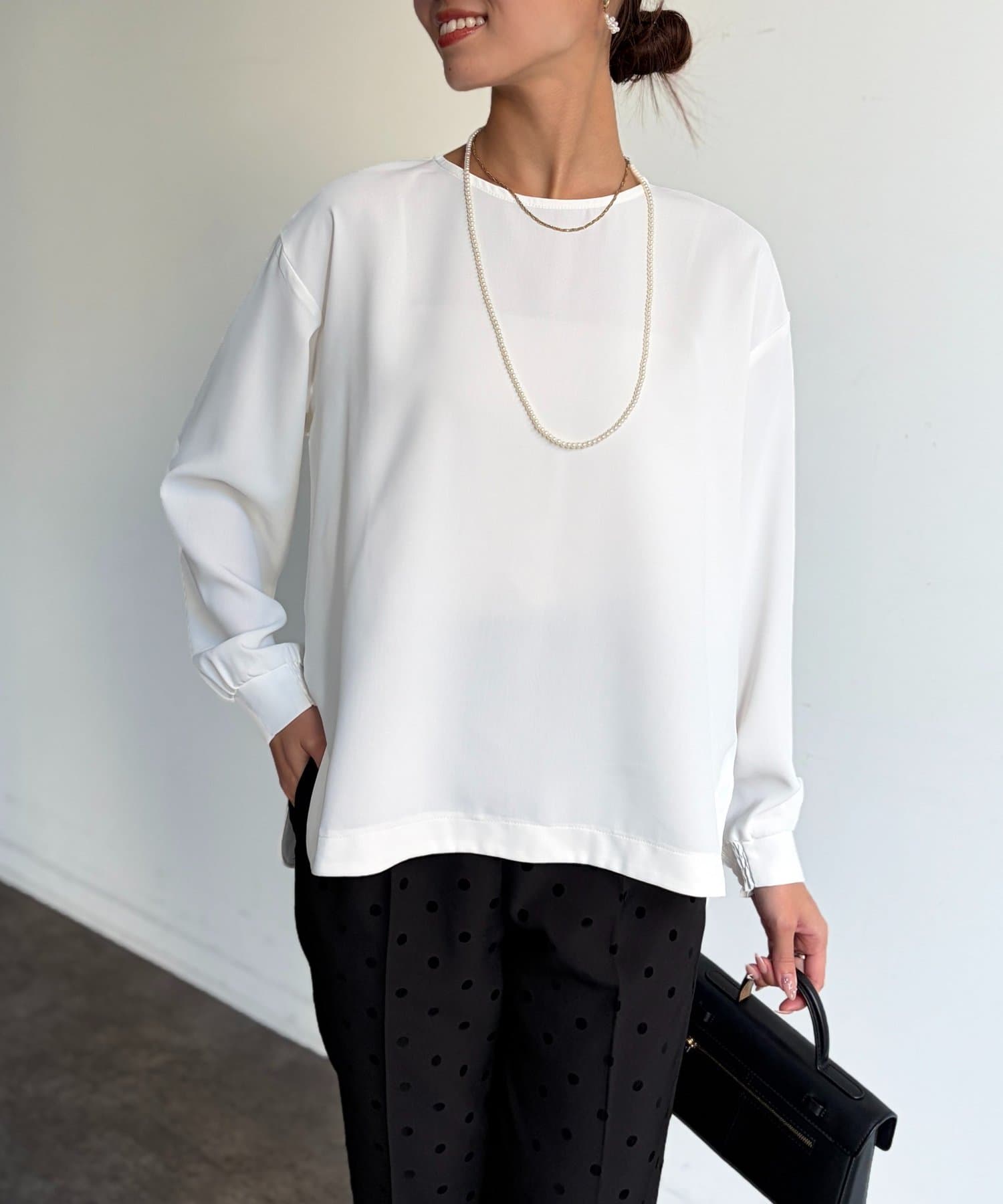 Chez toi(シェトワ) 裾ラウンドブラウス