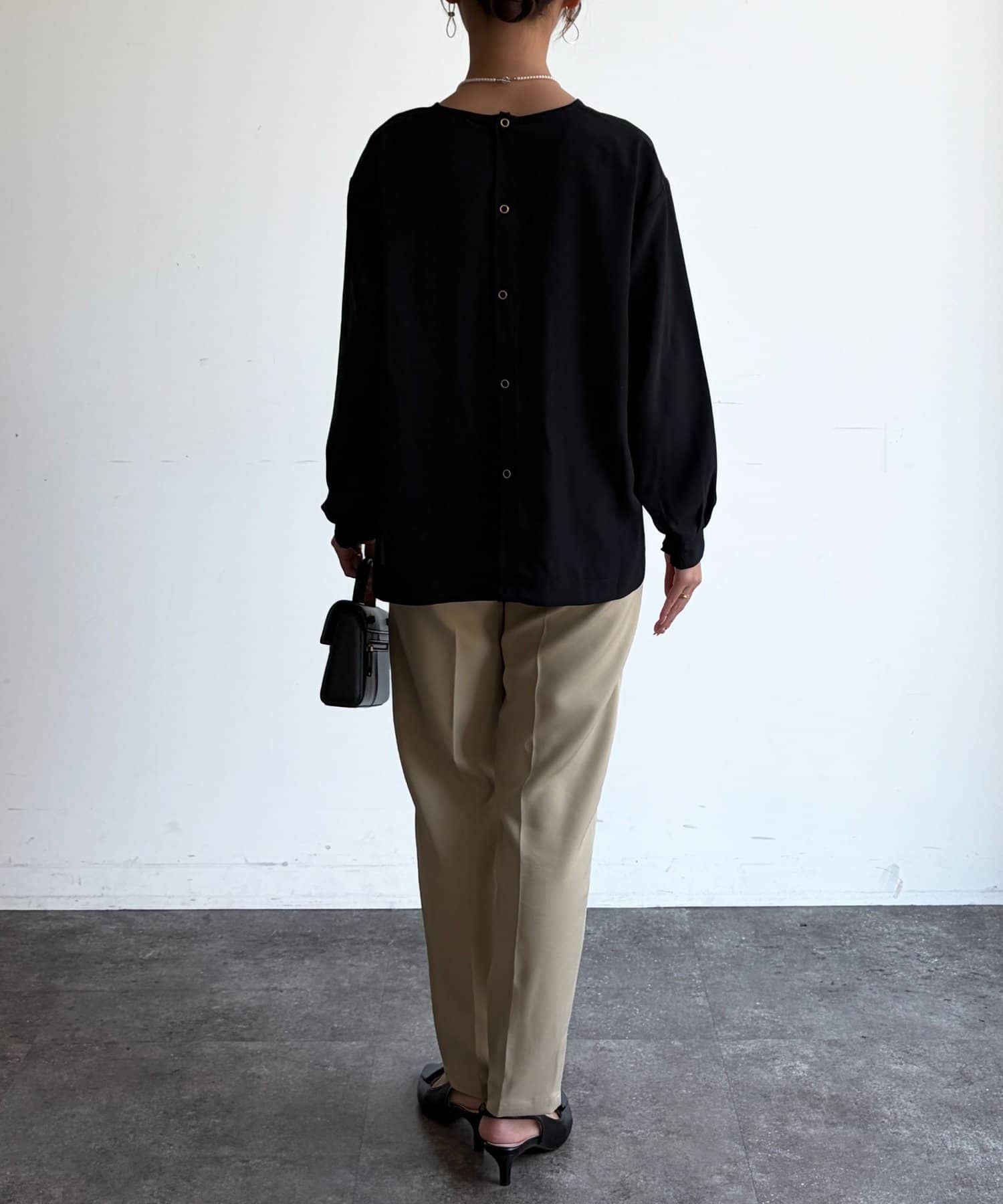 Chez toi(シェトワ) 裾ラウンドブラウス