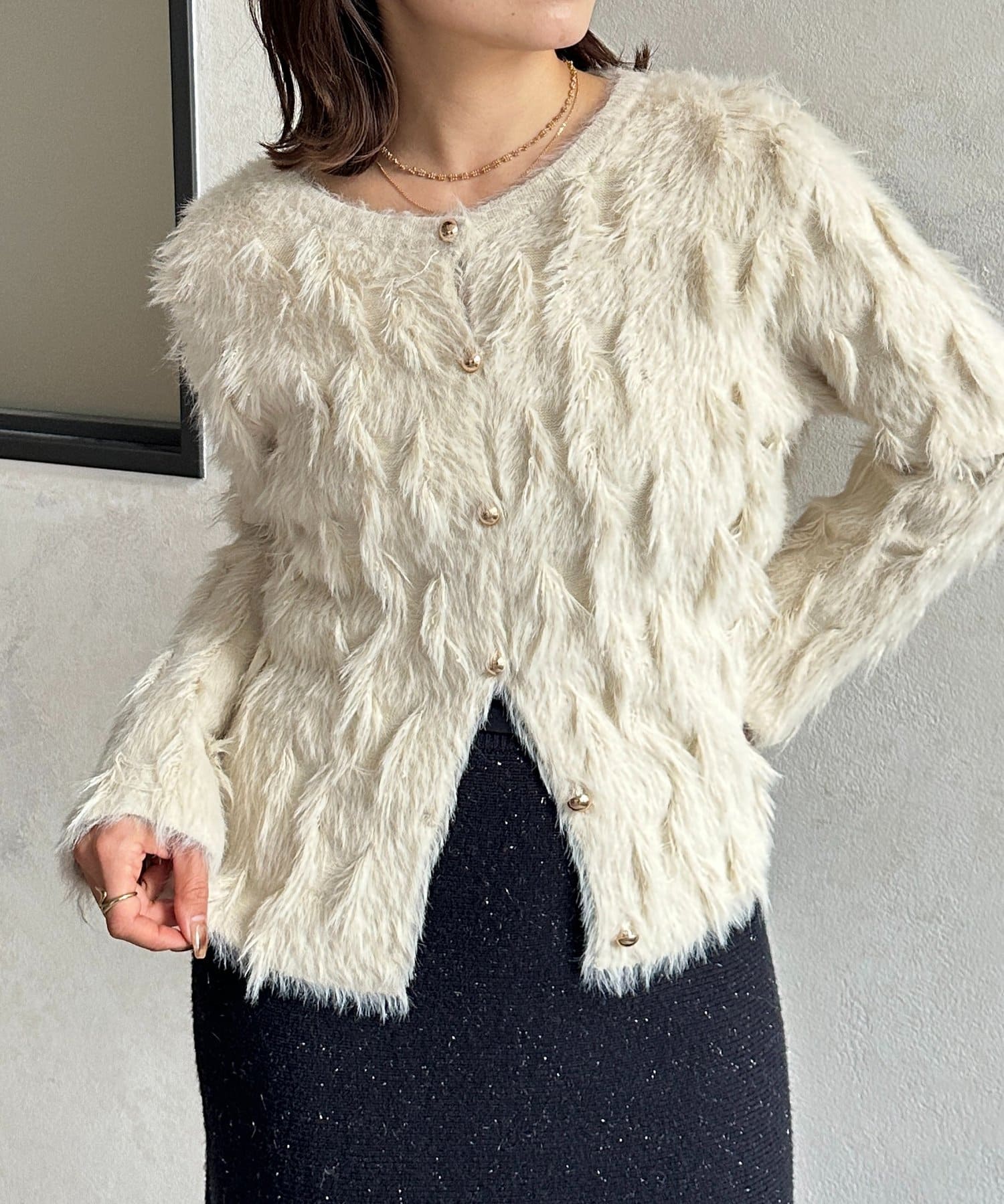 Thevon.(ゼヴォン) GOLDボタンフェザーニットカーディガン