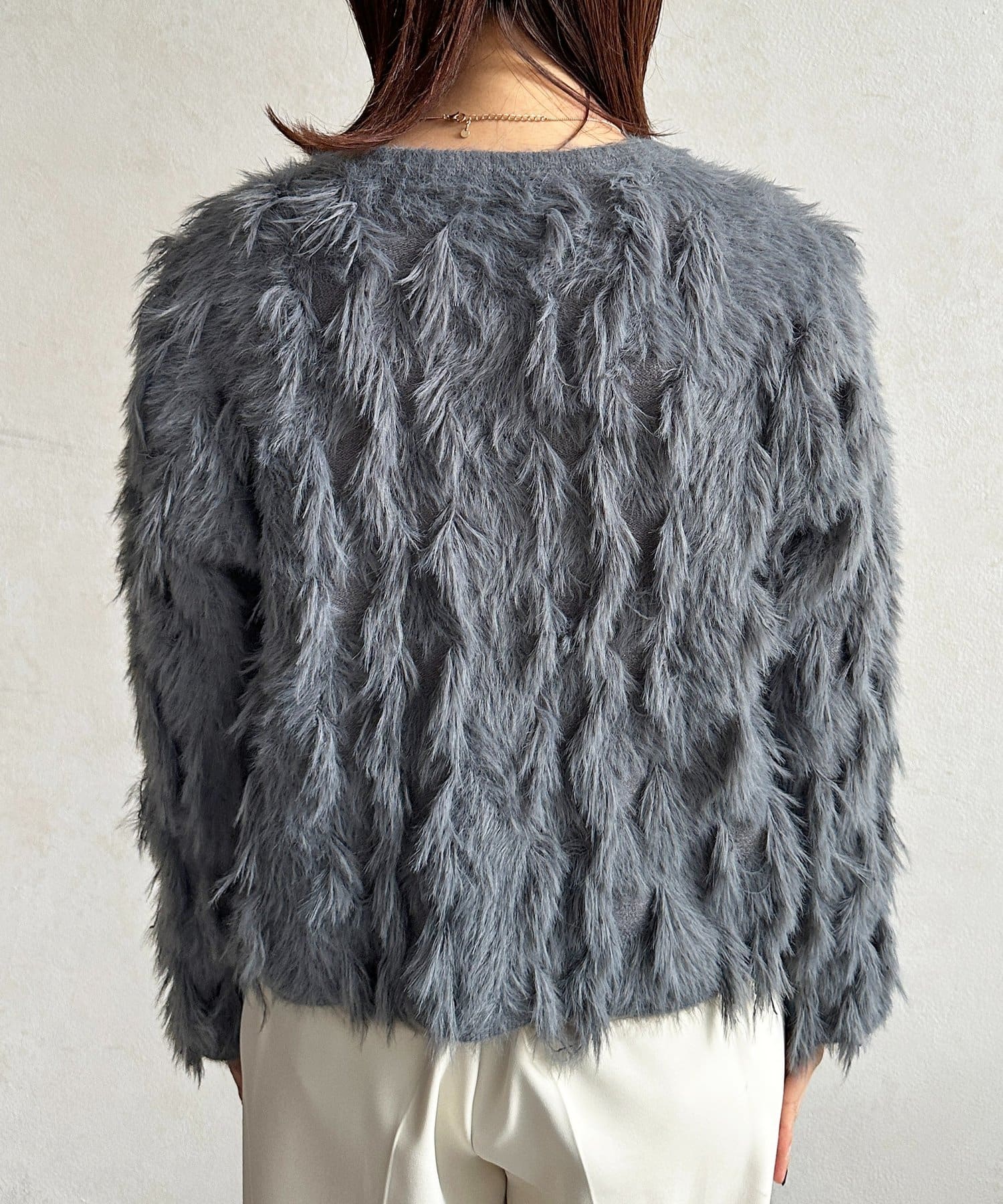 Thevon.(ゼヴォン) GOLDボタンフェザーニットカーディガン