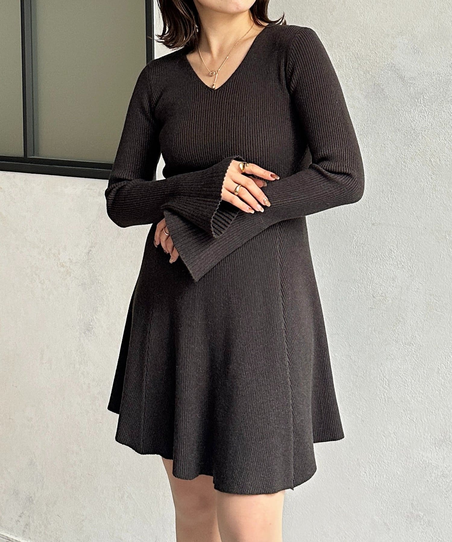 Thevon.(ゼヴォン) 袖フレアリブニットチュニックワンピース