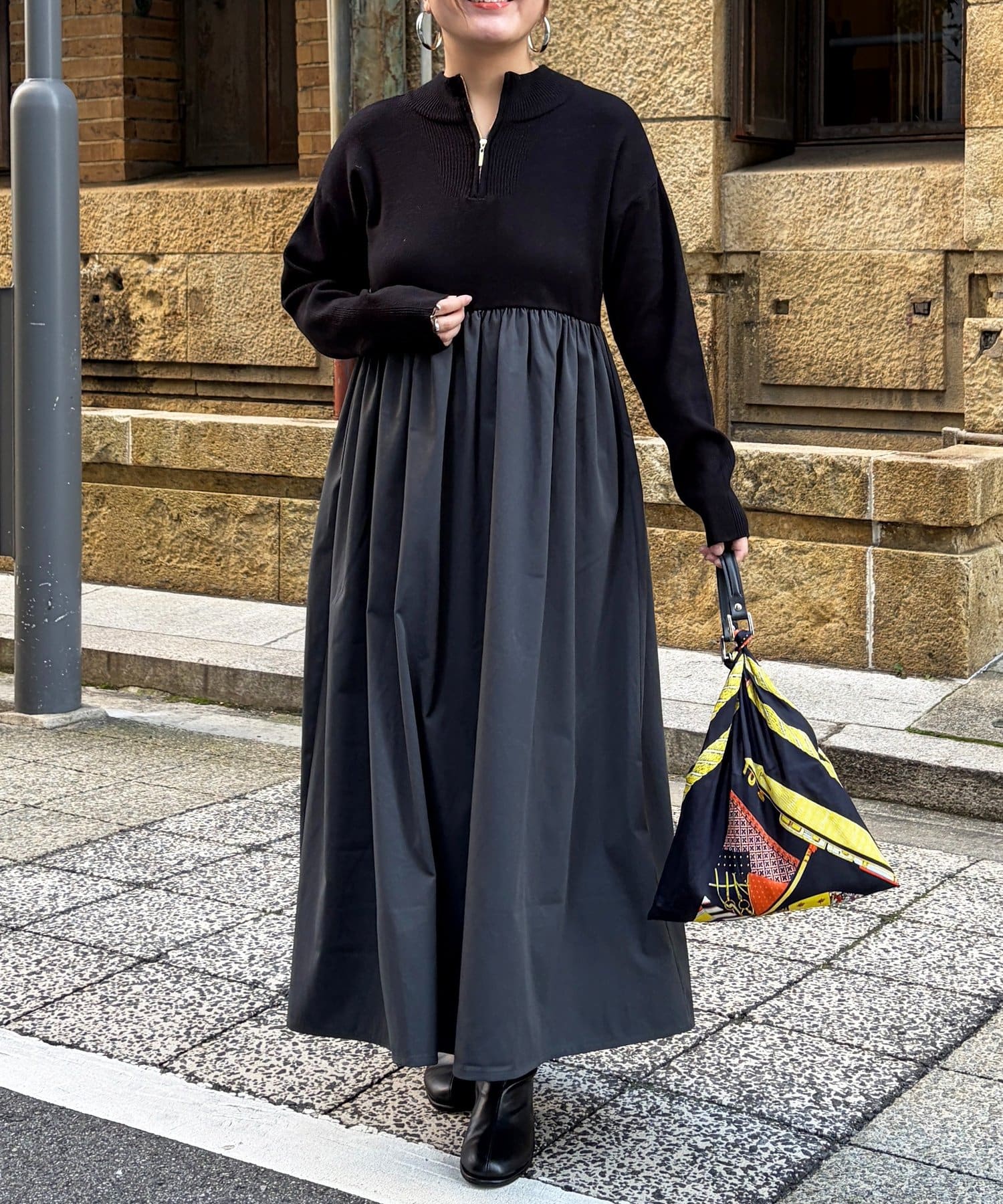 Chez toi(シェトワ) 異素材ドッキングハーフジップワンピース