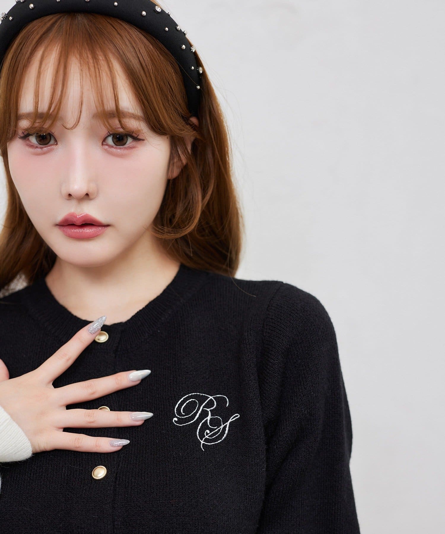 one after another NICE CLAUP(ワンアフターアナザー ナイスクラップ) 配色袖刺繍入りカーデ