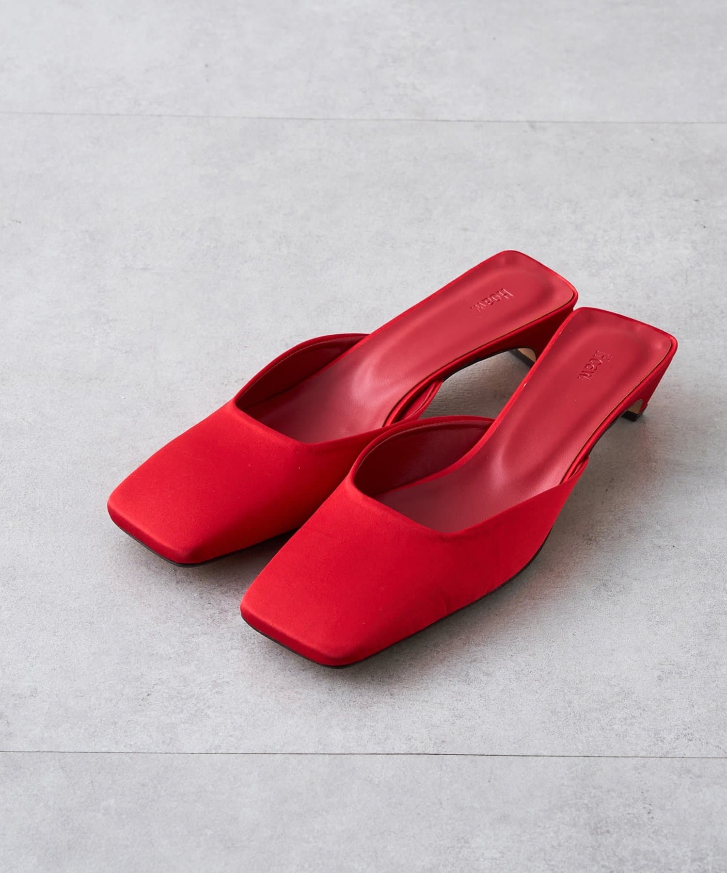 Whim Gazette(ウィム ガゼット) 【Hoaw.】スクエアサテンミュール