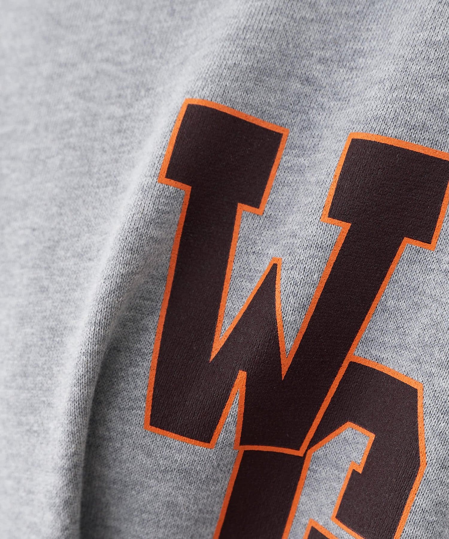 Whim Gazette(ウィム ガゼット) ワンポイントロゴ裏毛プルオーバー