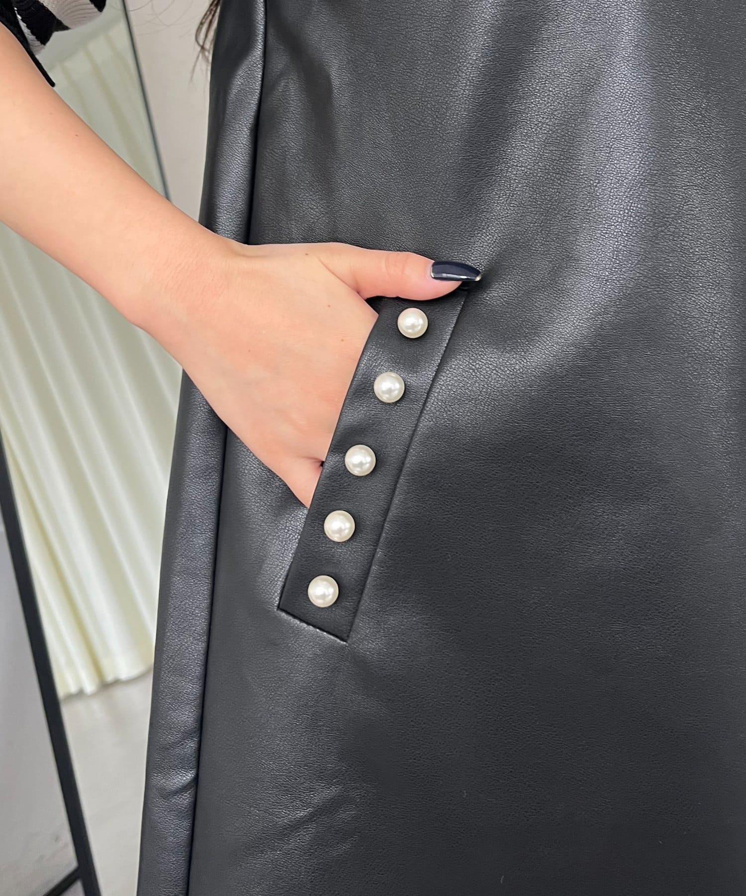 prose verse(プロズヴェール) ミドル丈フェイクレザーベスト