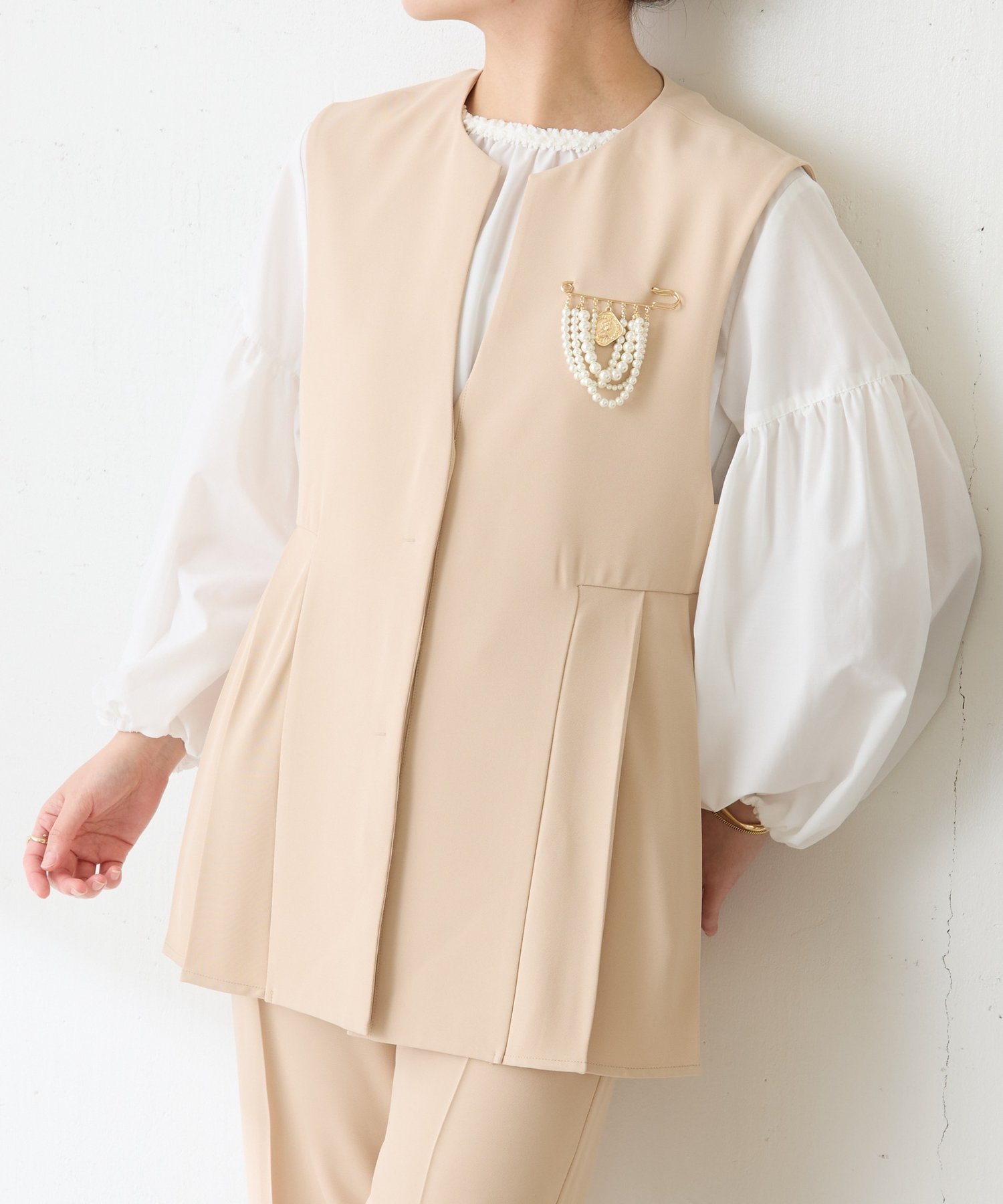 COLLAGE GALLARDAGALANTE(コラージュ ガリャルダガランテ) 【お尻周りカバー】ツイルプリーツジレ/セットアップ/セレモ二ー