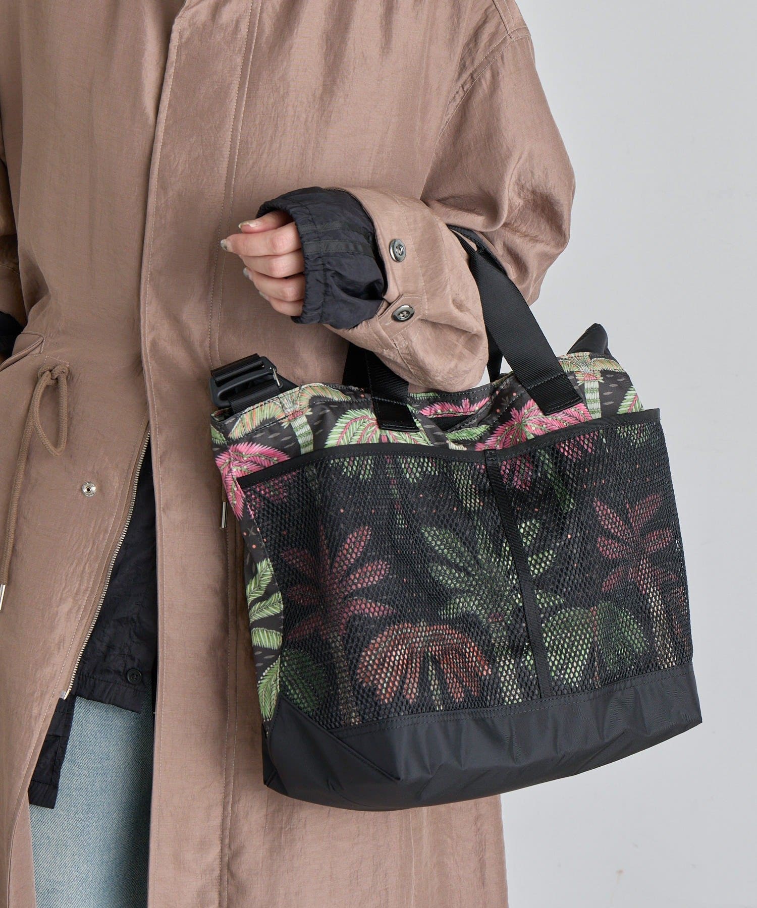 ear PAPILLONNER(イア パピヨネ) sampo×earヤシ柄トートバッグ《A4サイズ対応/撥水》