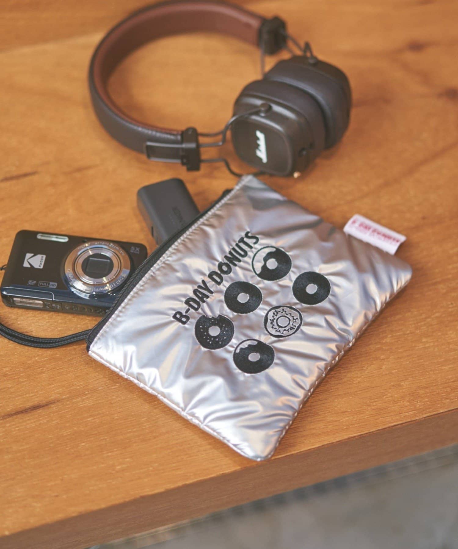 BIRTHDAY BAR(バースデイバー) B-DAY DONUTS　刺繍ポーチ