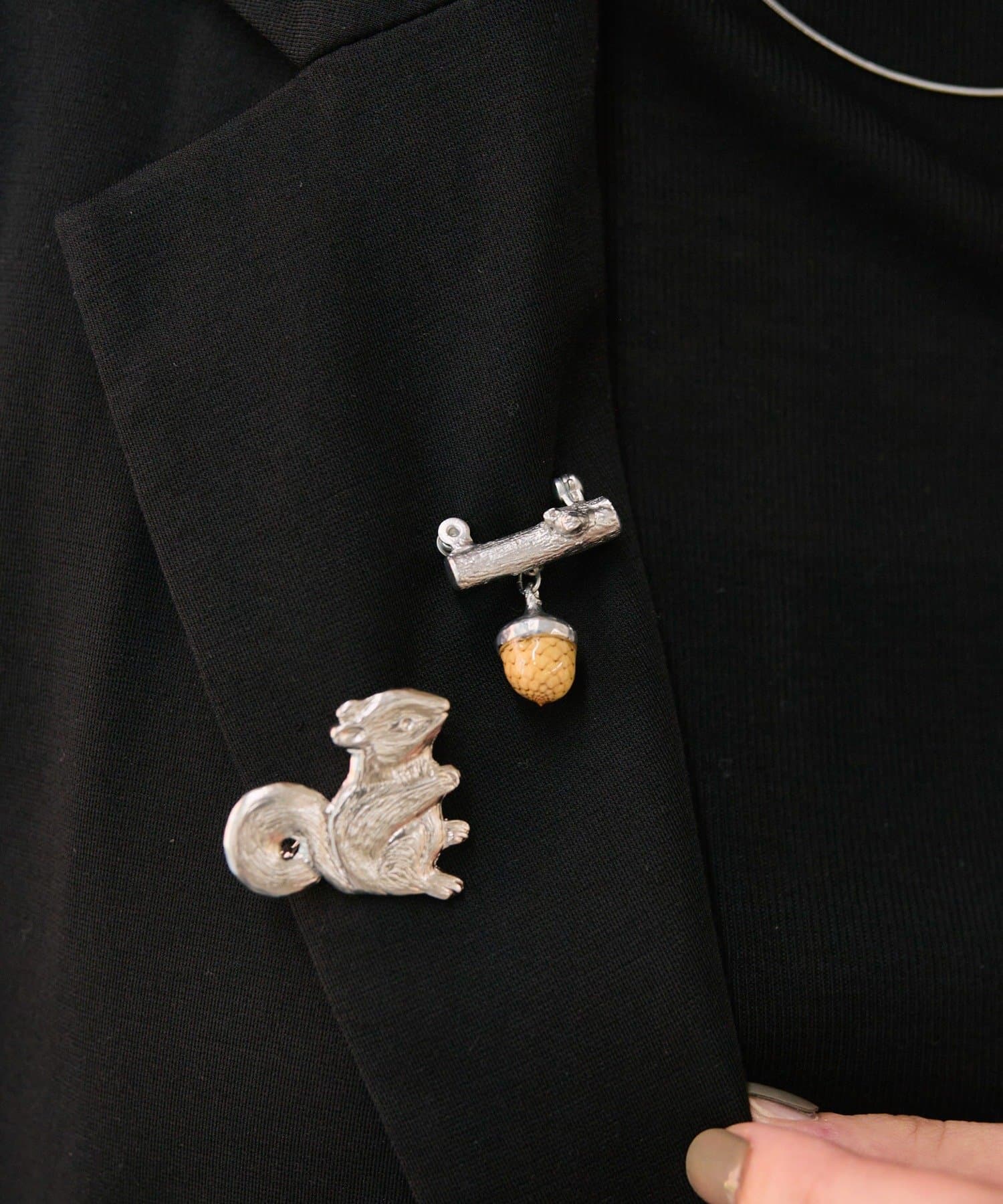 OUTLET(アウトレット) 【ear PAPILLONNER】リスとどんぐりブローチ