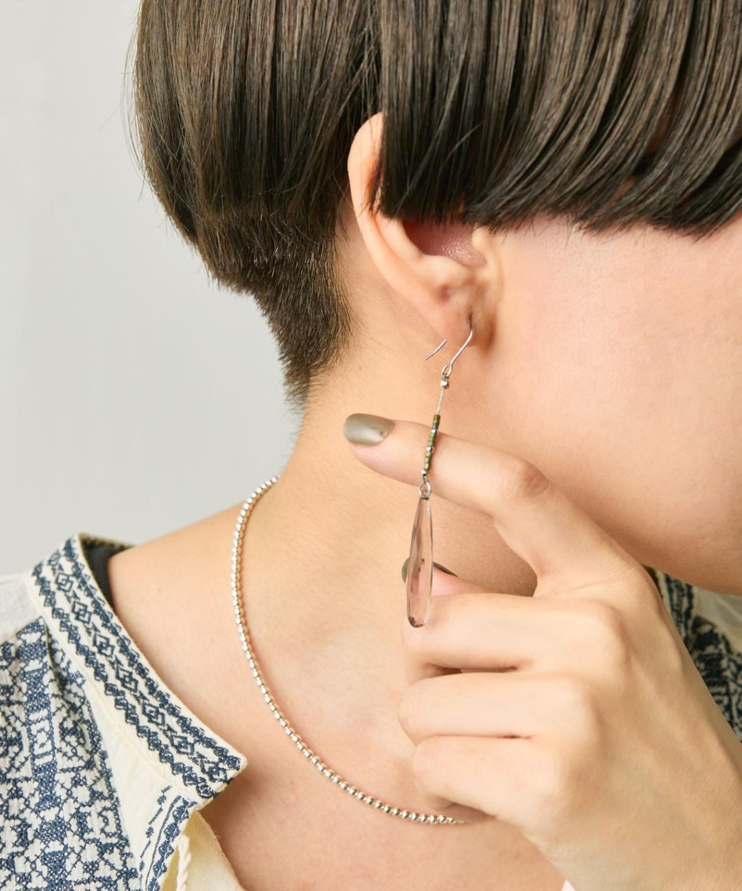 OUTLET(アウトレット) 【ear PAPILLONNER】ロングクリスタルピアス