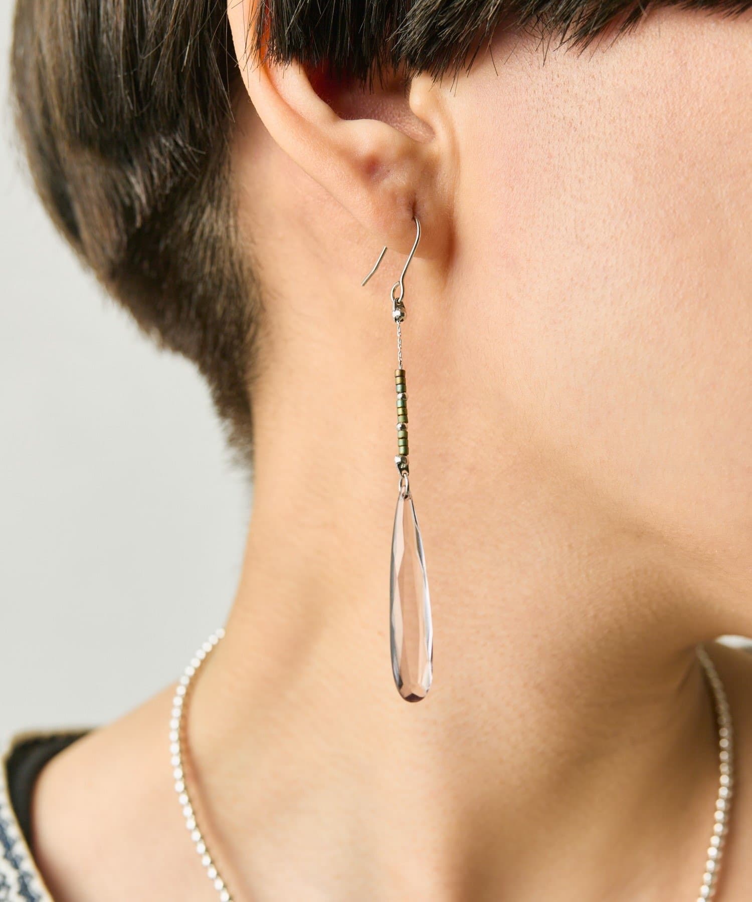OUTLET(アウトレット) 【ear PAPILLONNER】ロングクリスタルピアス