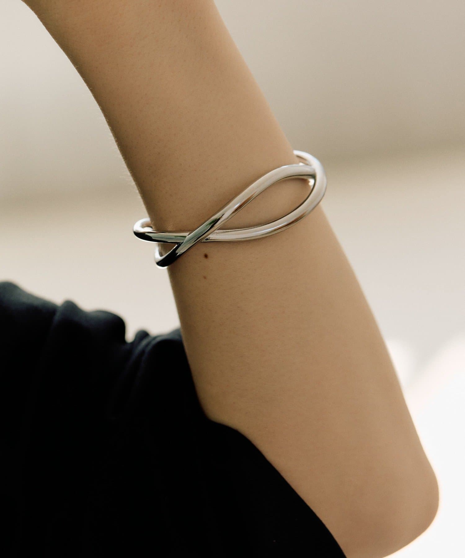 OUTLET(アウトレット) 【ear PAPILLONNER】ニュアンスクロスバングル