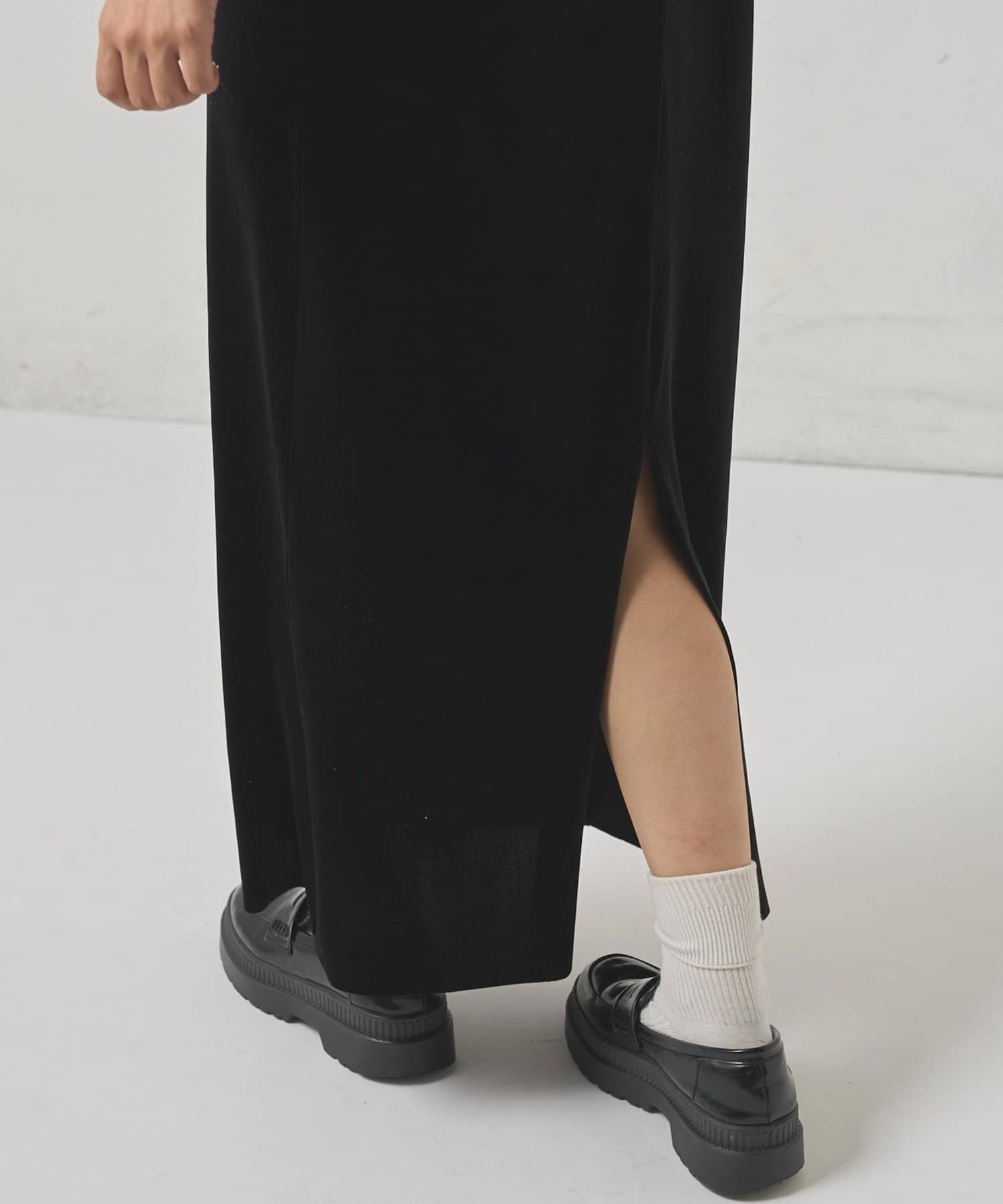 OUTLET(アウトレット) 【WHO'S WHO gallery】ベロア Iラインキャミワンピ