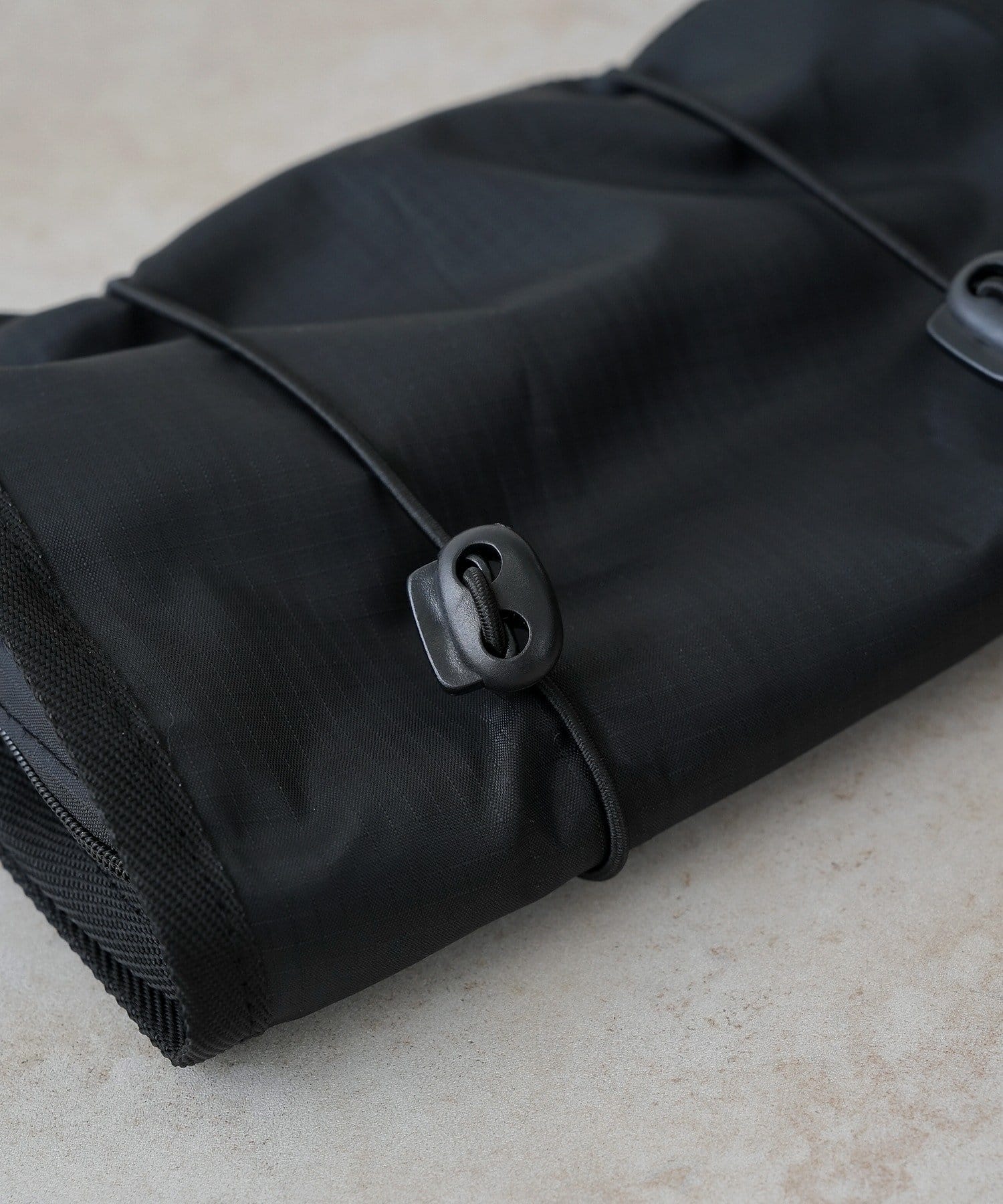 3COINS(スリーコインズ) 解決コスメポーチ