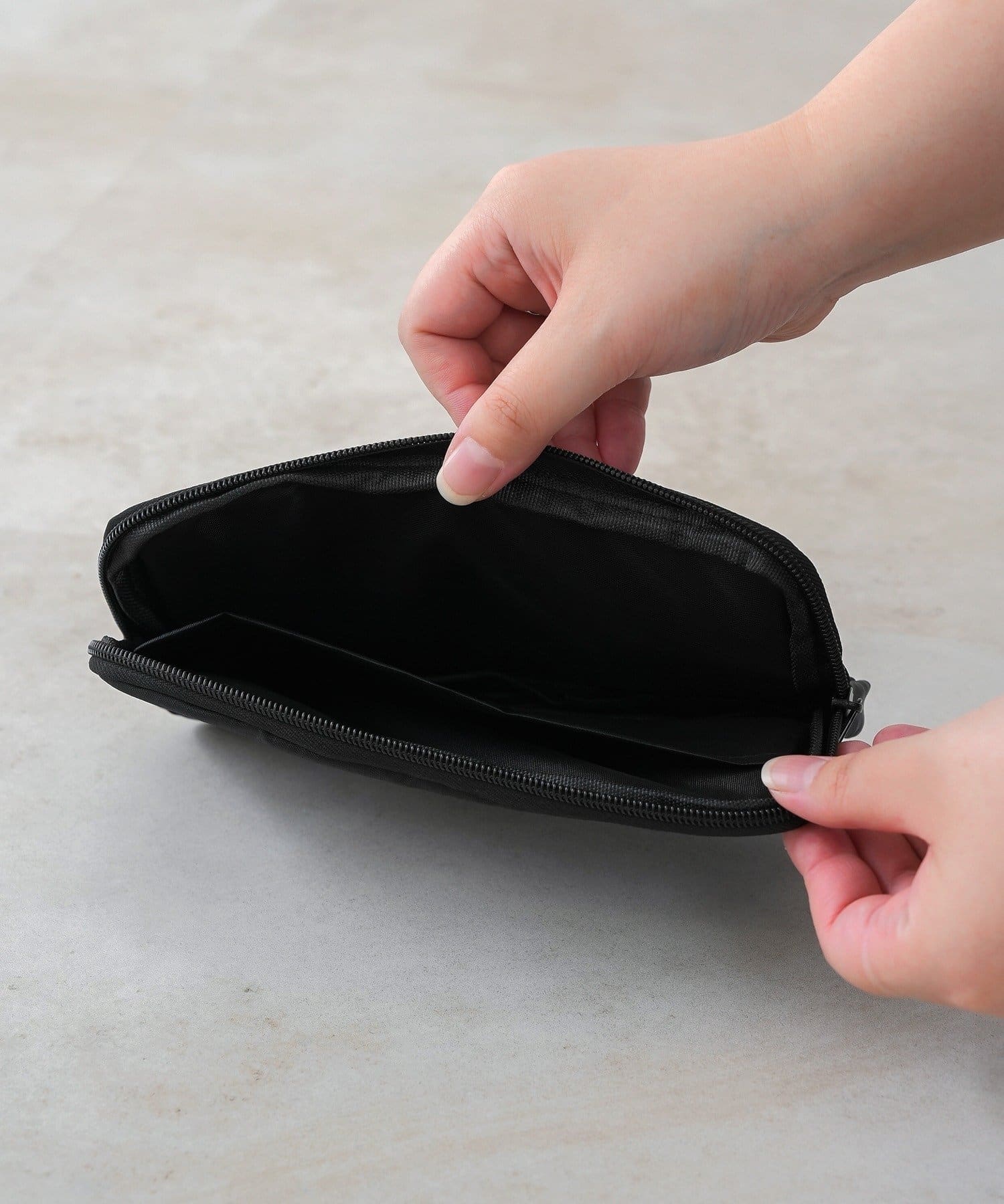 3COINS(スリーコインズ) 溝ポーチ