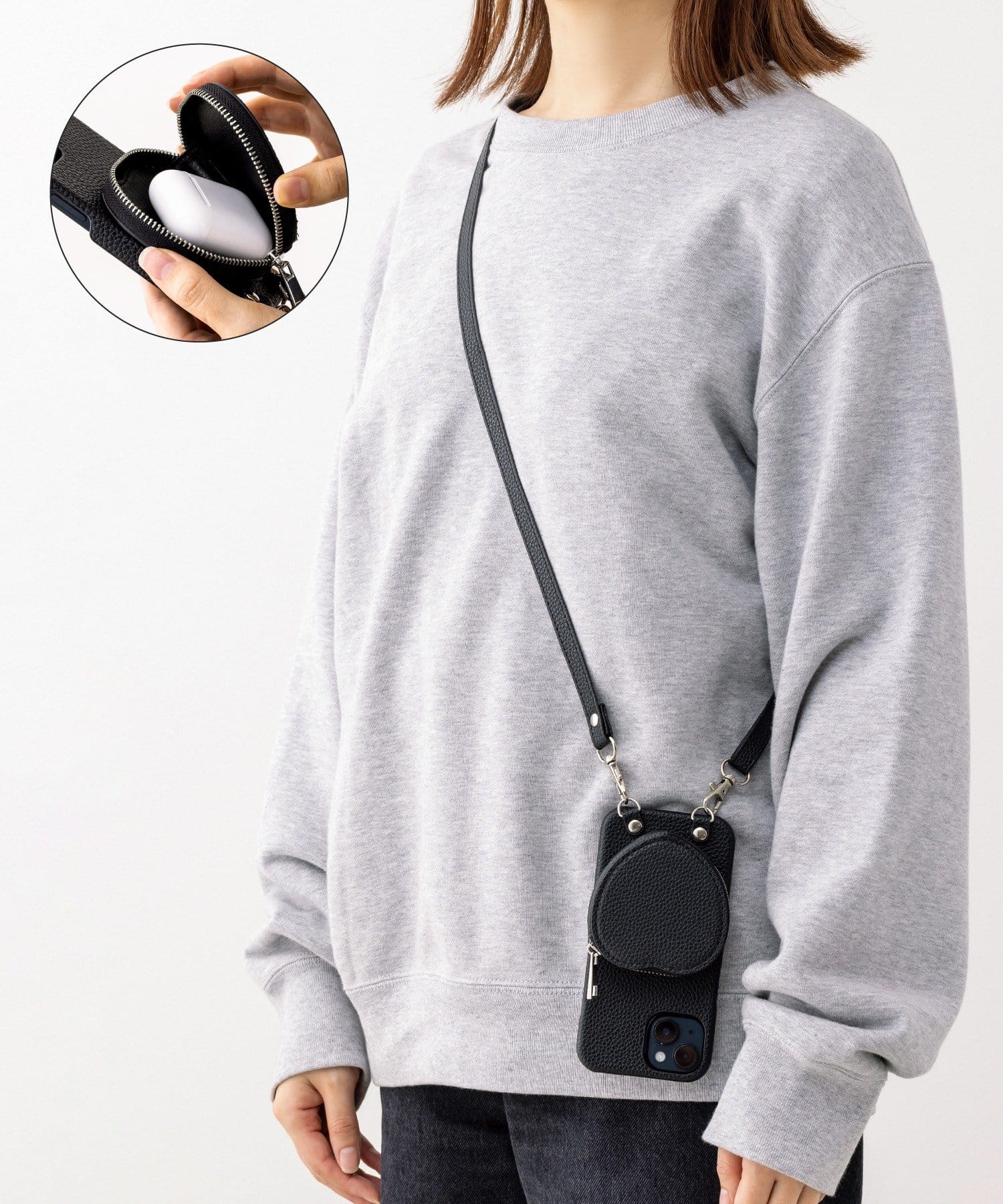 3COINS(スリーコインズ) ショルダー付きハートスマホケース：iPhone15用