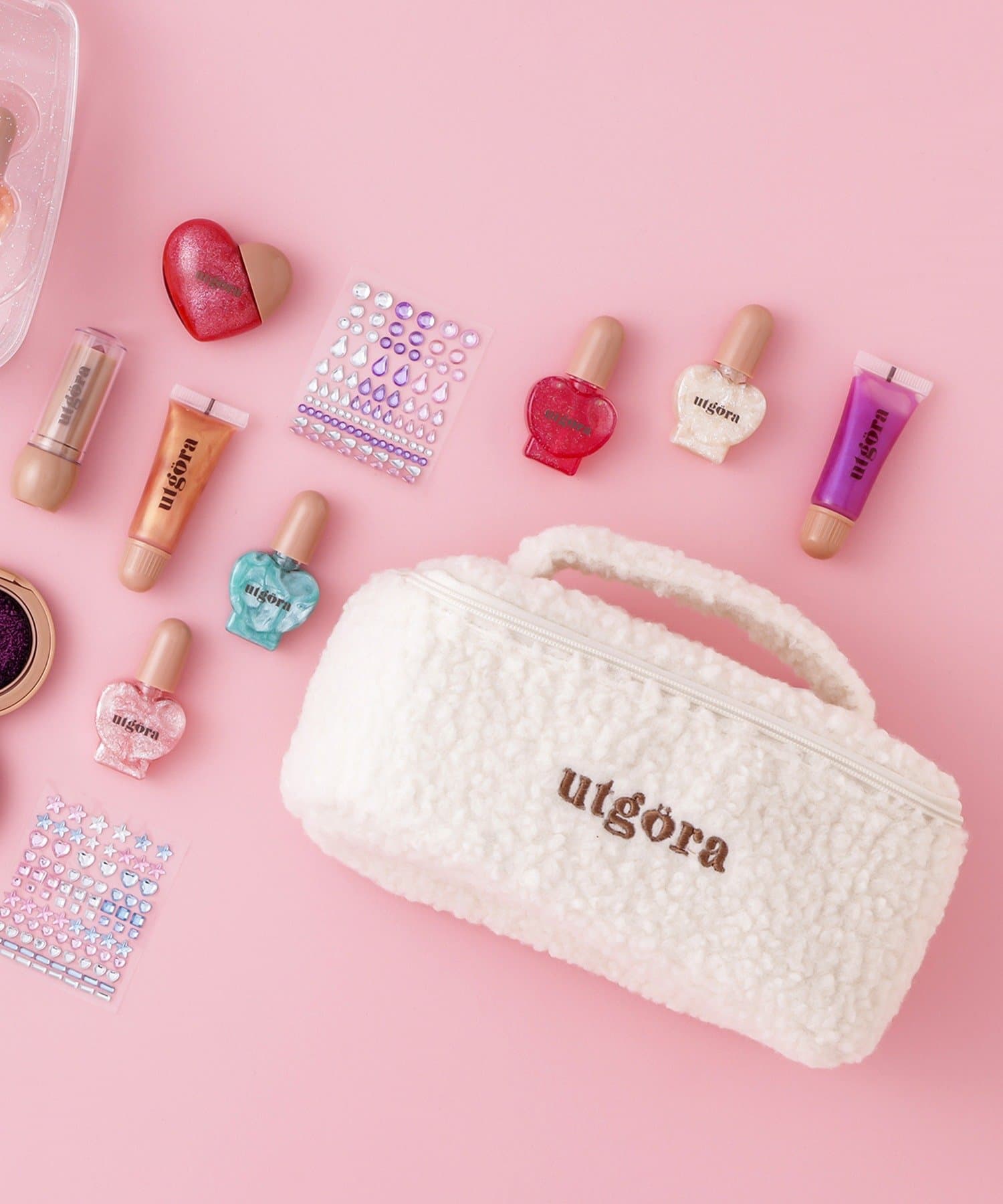 3COINS(スリーコインズ) もこもこバニティポーチ／KIDSコスメ