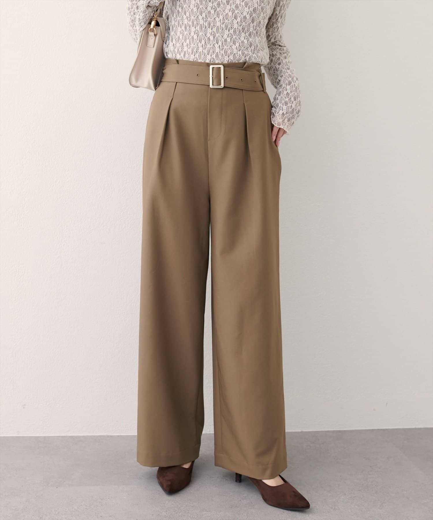 NICE CLAUP / OLIVE des OLIVE OUTLET(ナイスクラップ  / オリーブ デ オリーブ アウトレット) 【natural couture】バックルベルト付きタックパンツ