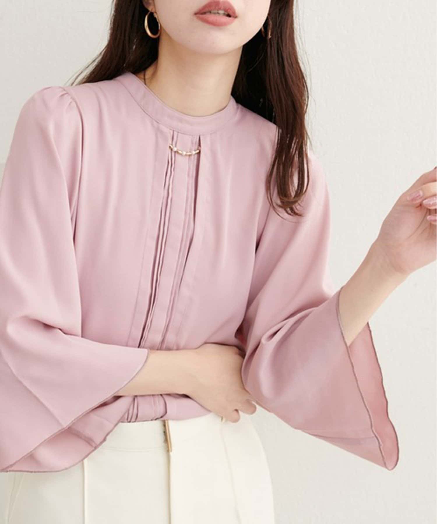 NICE CLAUP / OLIVE des OLIVE OUTLET(ナイスクラップ  / オリーブ デ オリーブ アウトレット) 【natural couture】メタルチャーム付き7分袖フレア袖ブラウス