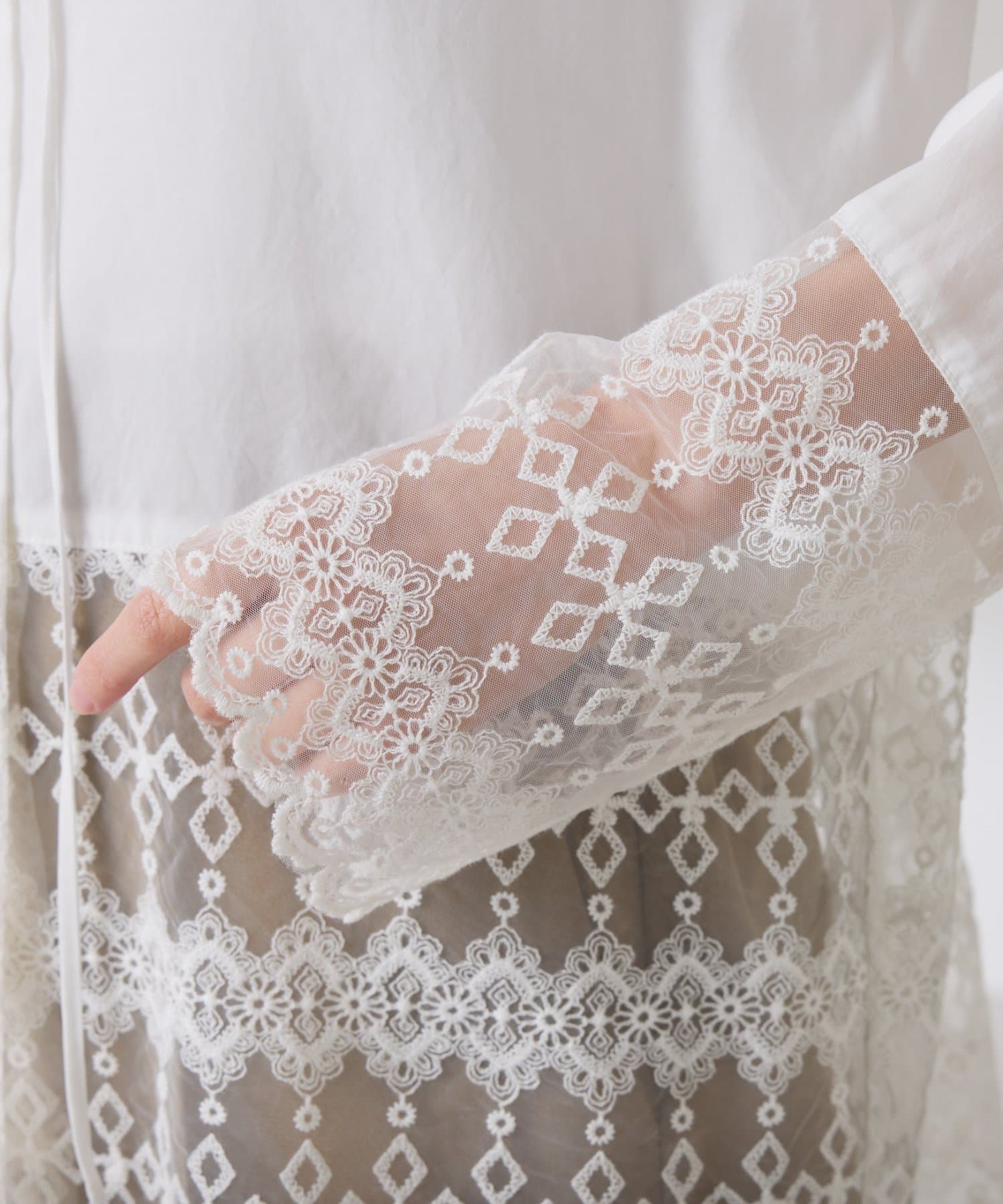 COLLAGE GALLARDAGALANTE(コラージュ ガリャルダガランテ) 【レイヤードにもおすすめ】ボウタイ裾レース切替シャツ