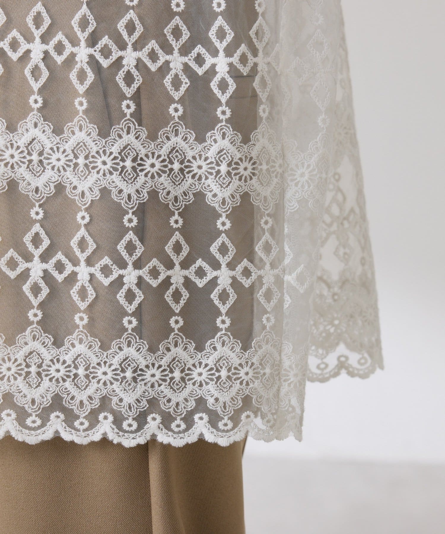 COLLAGE GALLARDAGALANTE(コラージュ ガリャルダガランテ) 【レイヤードにもおすすめ】ボウタイ裾レース切替シャツ