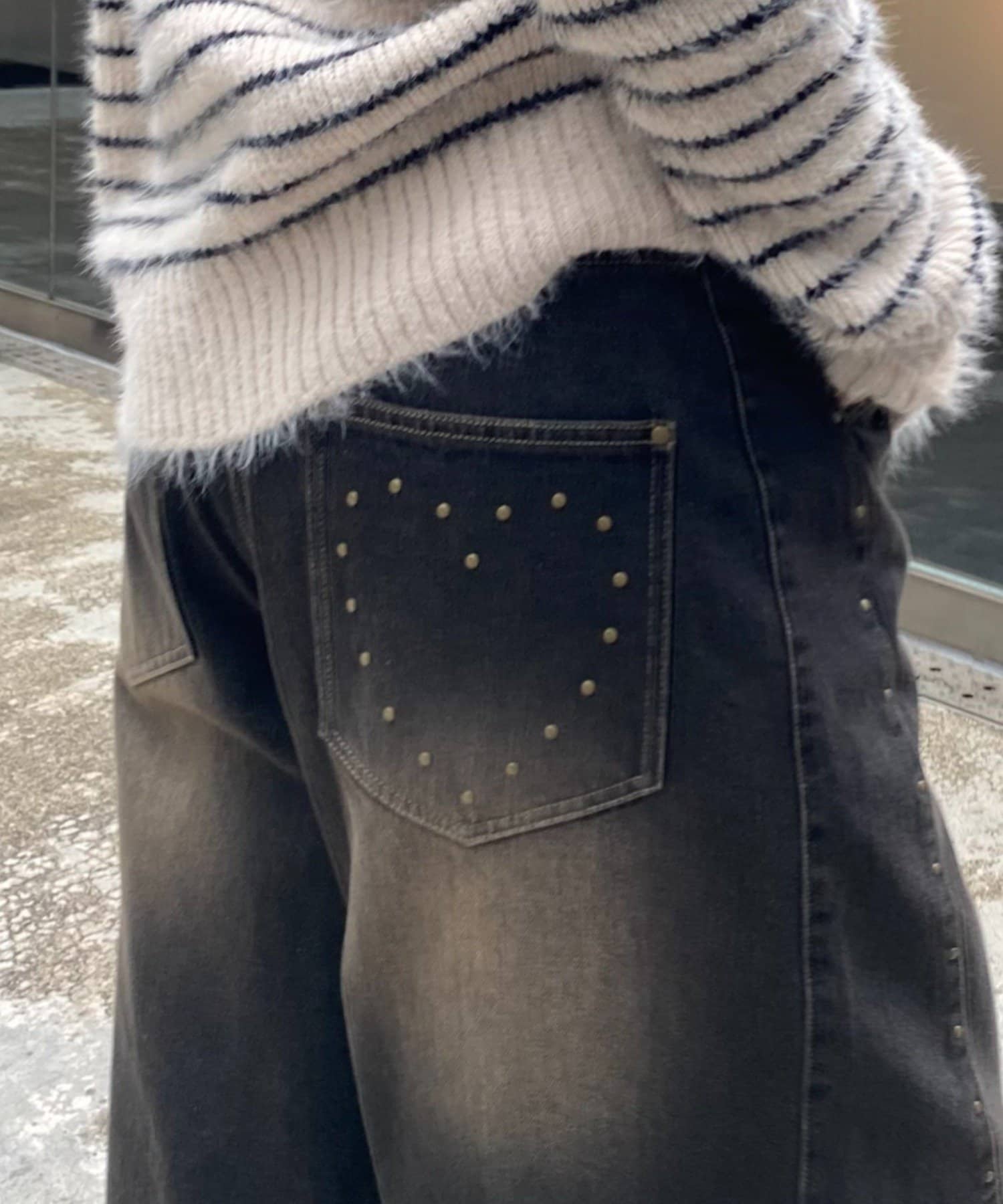 RAY CASSIN(レイカズン) スタッズ付ワイドデニム