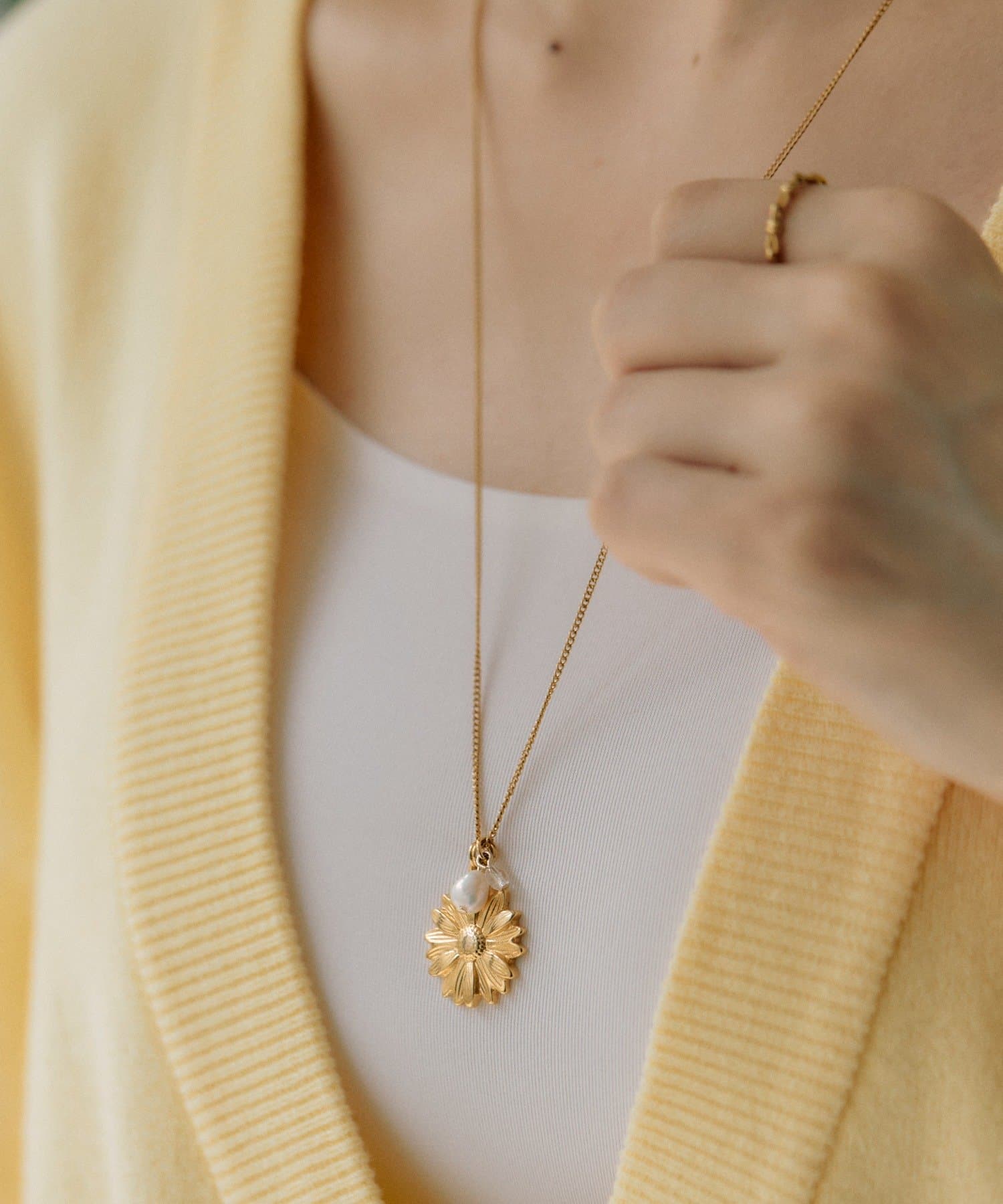 ear PAPILLONNER(イア パピヨネ) 《金属アレルギー対応/ステンレス》フラワーロングネックレス