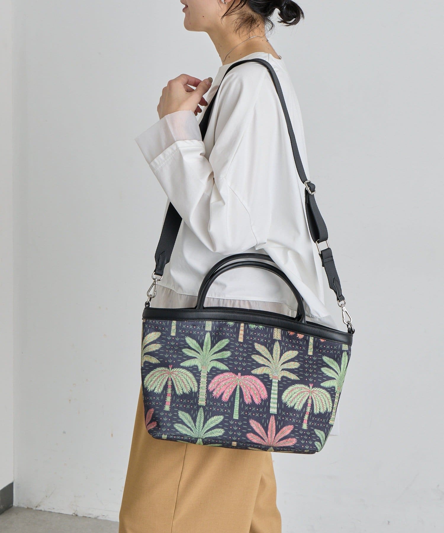 ear PAPILLONNER(イア パピヨネ) sampo×earヤシ柄トートバッグ《A4サイズ対応》