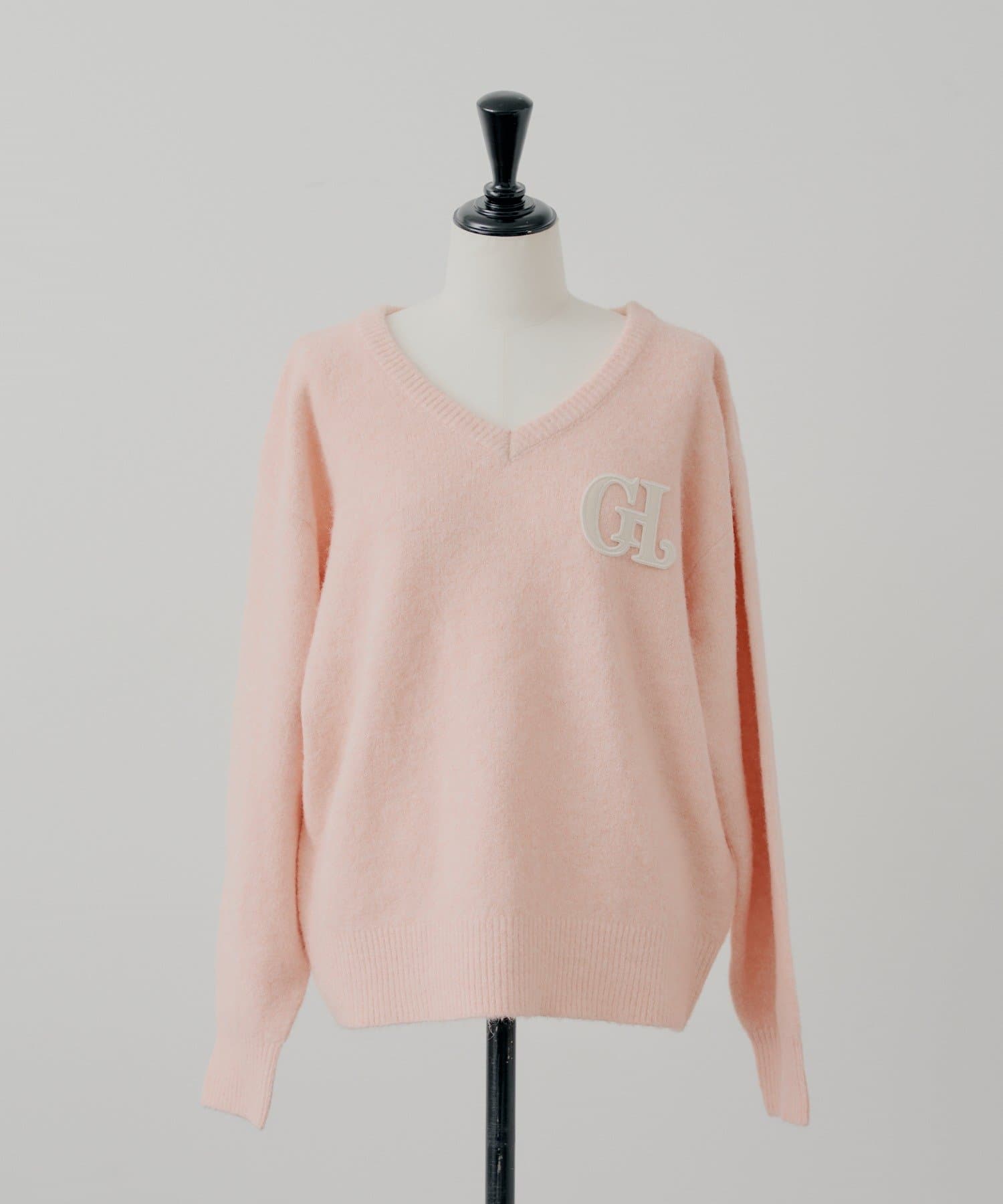 Chico(チコ) 【11/13(木)0:00販売開始】胸ロゴVネックルーズニット