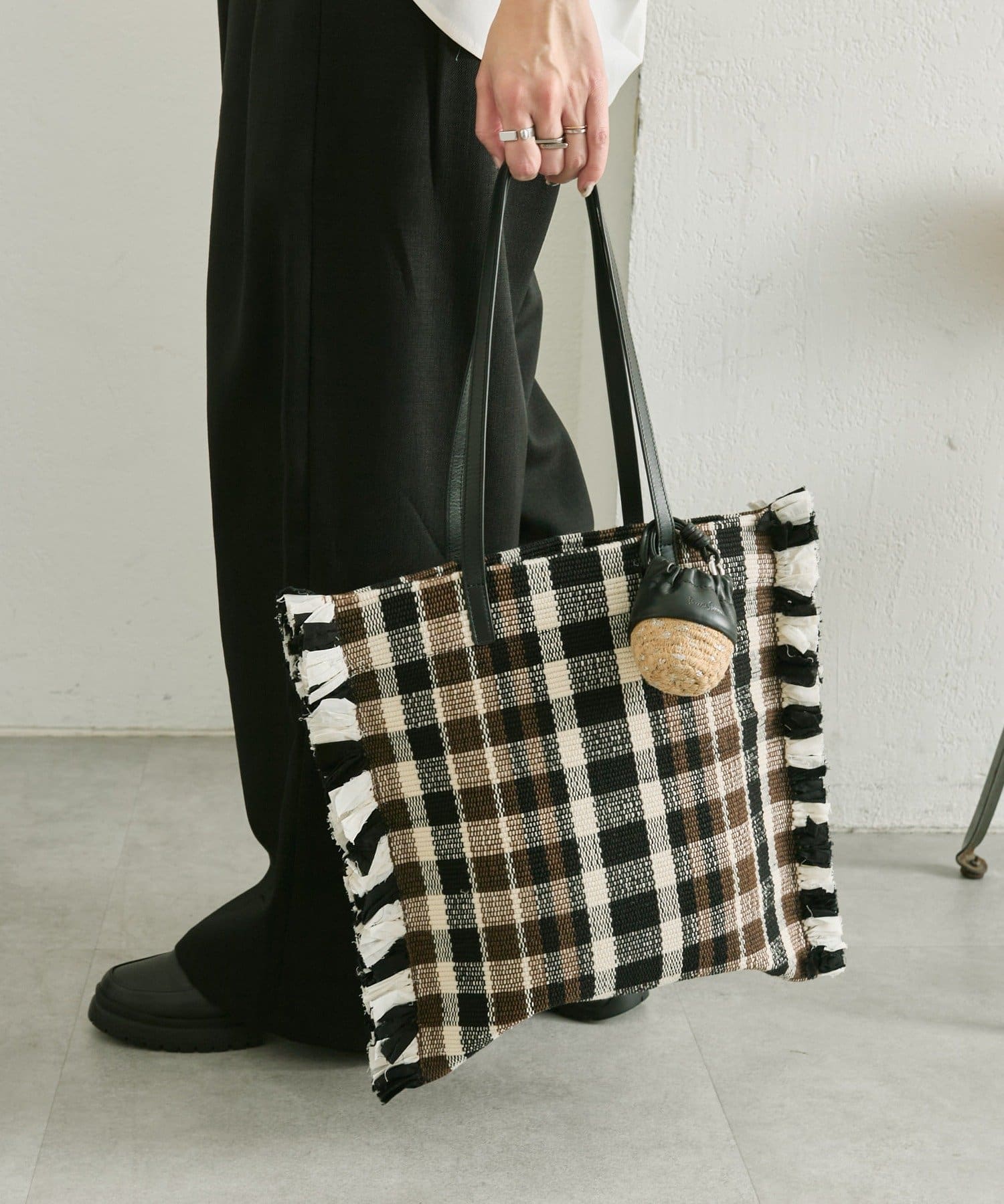 ear PAPILLONNER(イア パピヨネ) 【Jhuri Shate （ジュリシャテ）】ラグトートバッグ《A4サイズ対応/軽量340g》