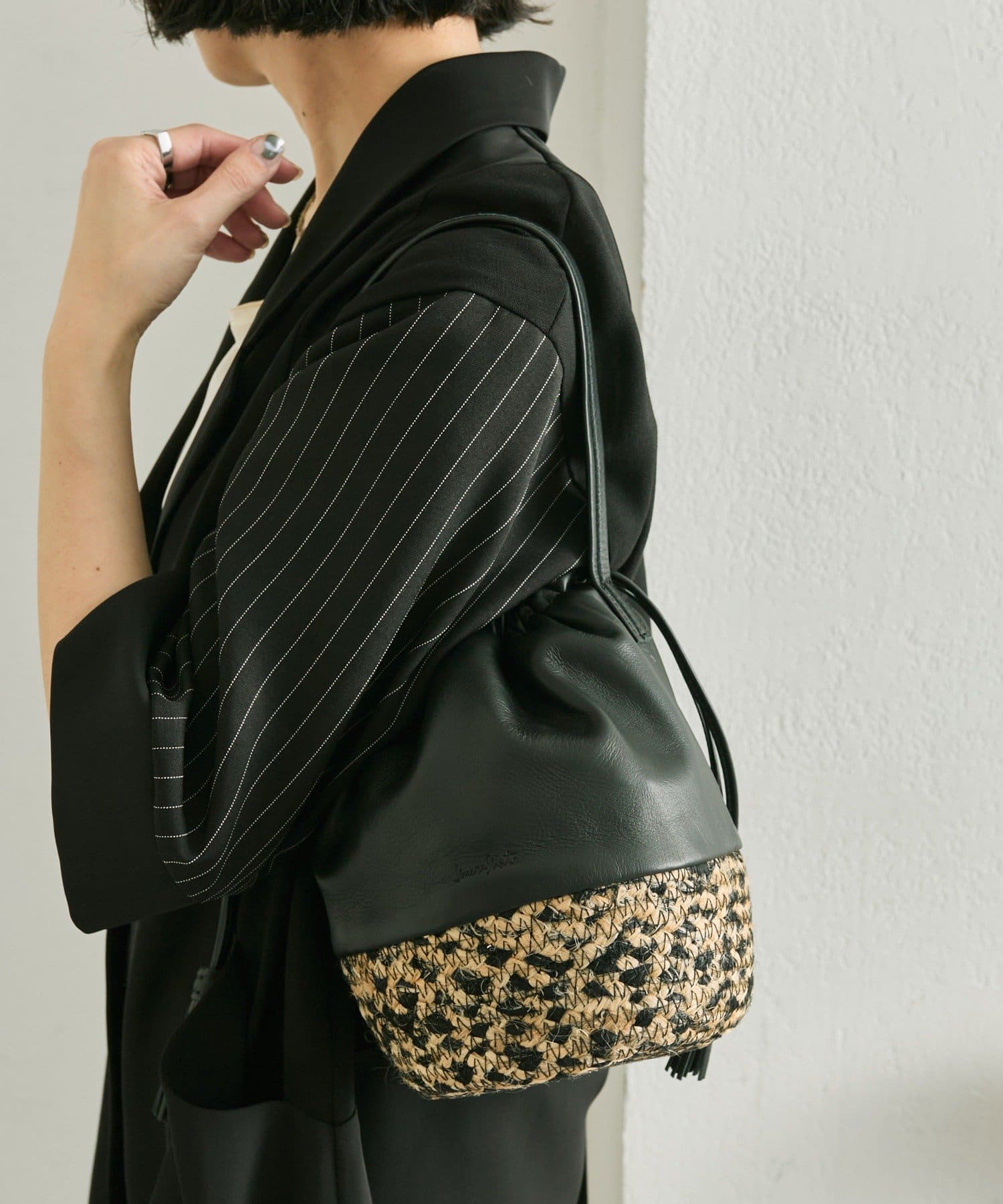 ear PAPILLONNER(イア パピヨネ) 【Jhuri Shate （ジュリシャテ）】エッグバッグ