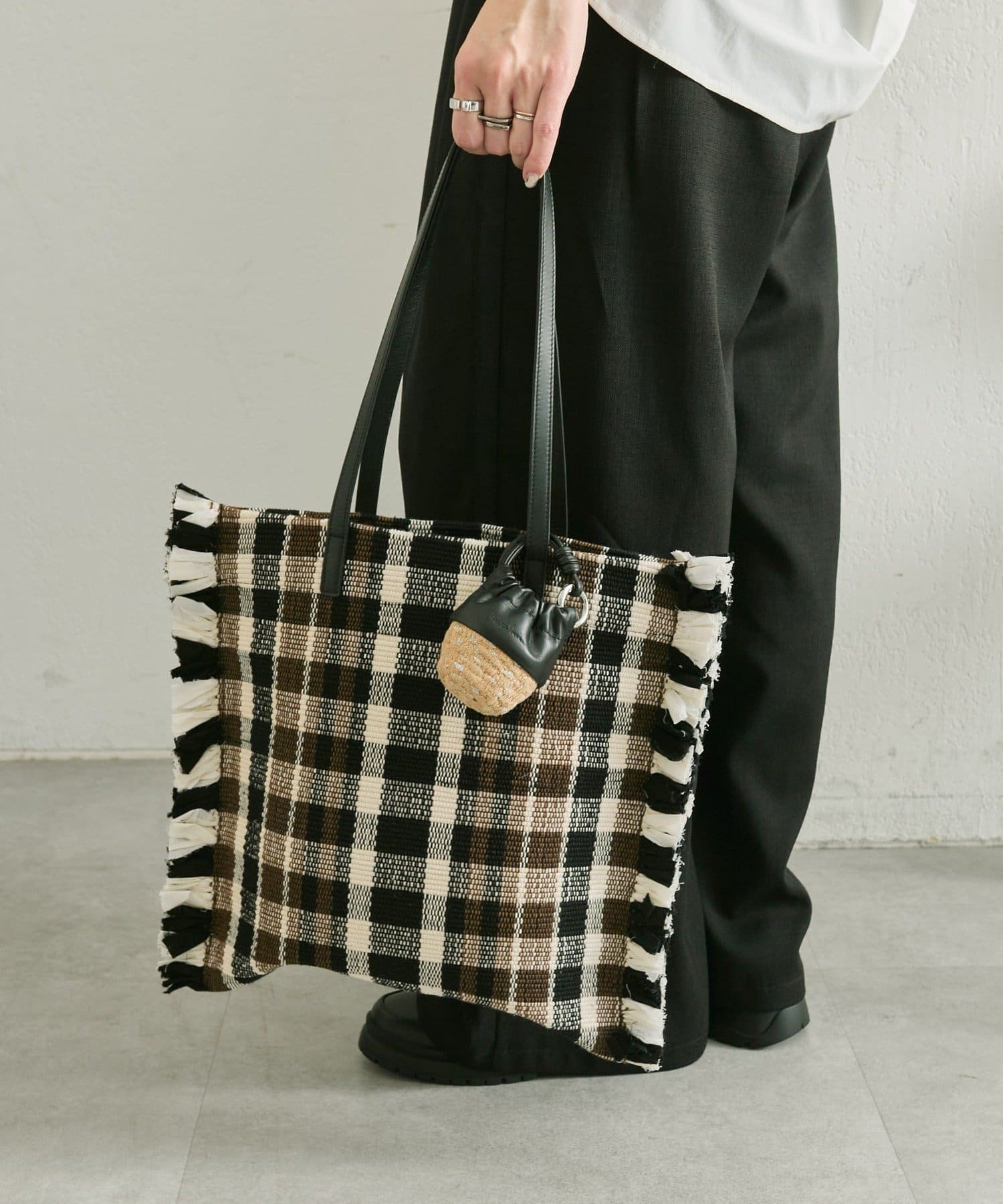 ear PAPILLONNER(イア パピヨネ) 【Jhuri Shate （ジュリシャテ）】エッグチャーム《ear別注カラーあり》