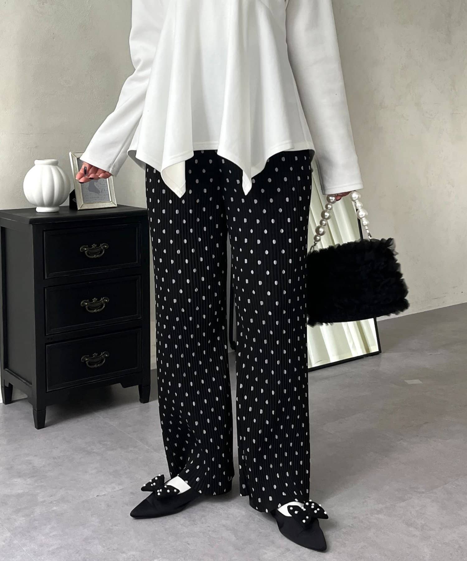 prose verse(プロズヴェール) 【フェイクスエード】ドットプリーツパンツ