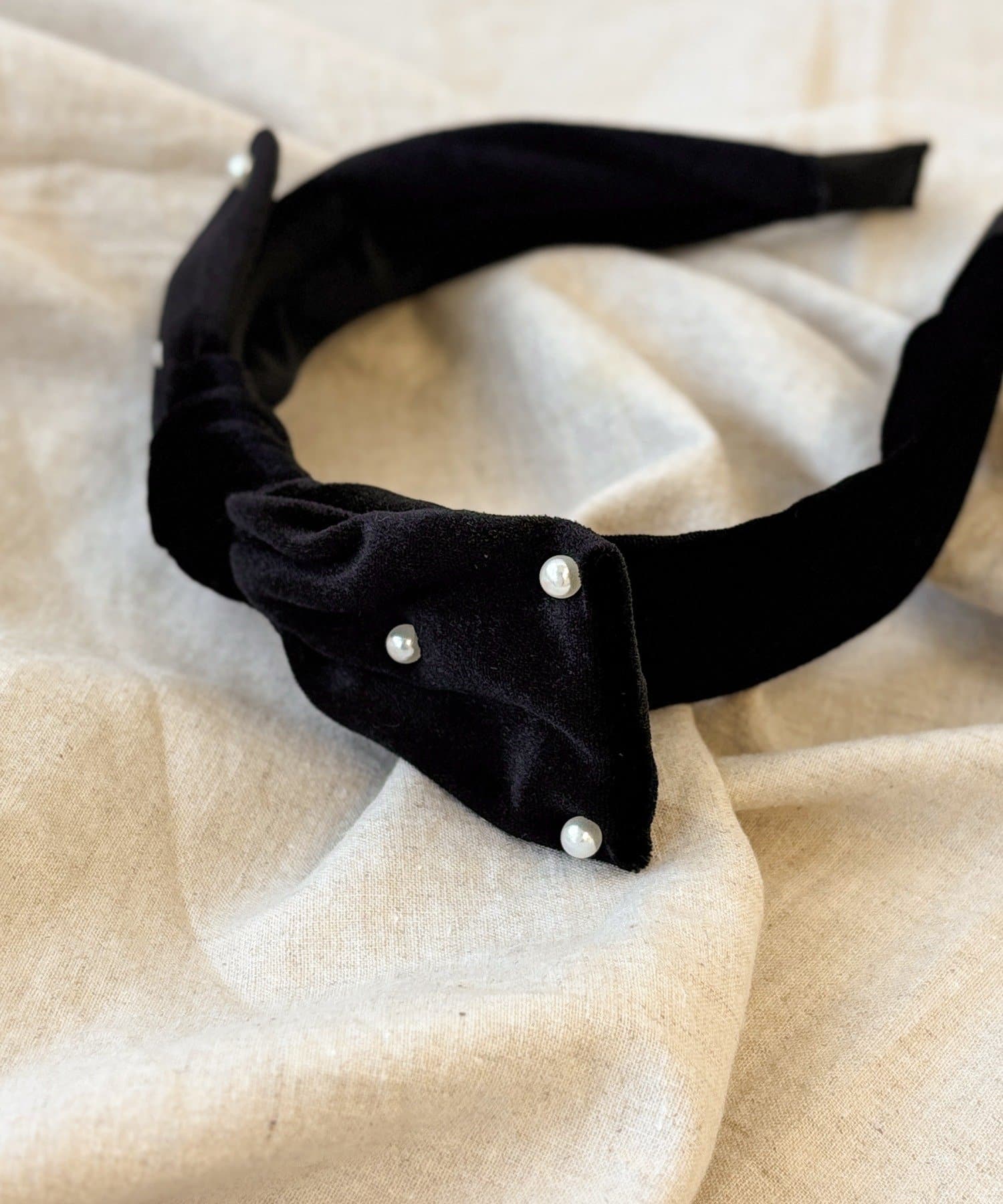 3COINS(スリーコインズ) パール付きベロアリボンカチューシャ／KIDS