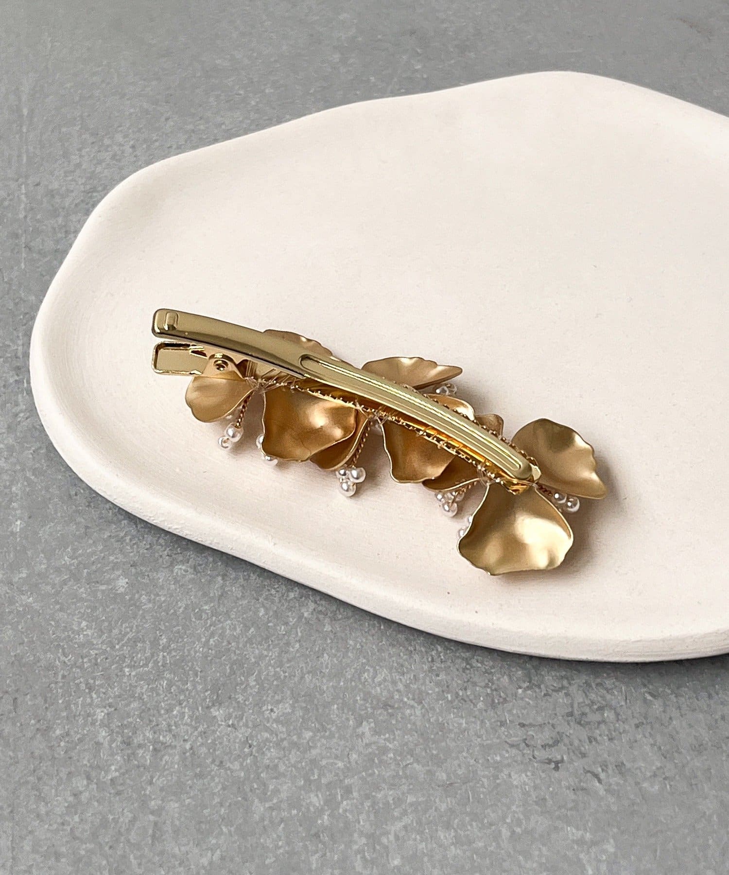 3COINS(スリーコインズ) マットフラワーパールクリップ