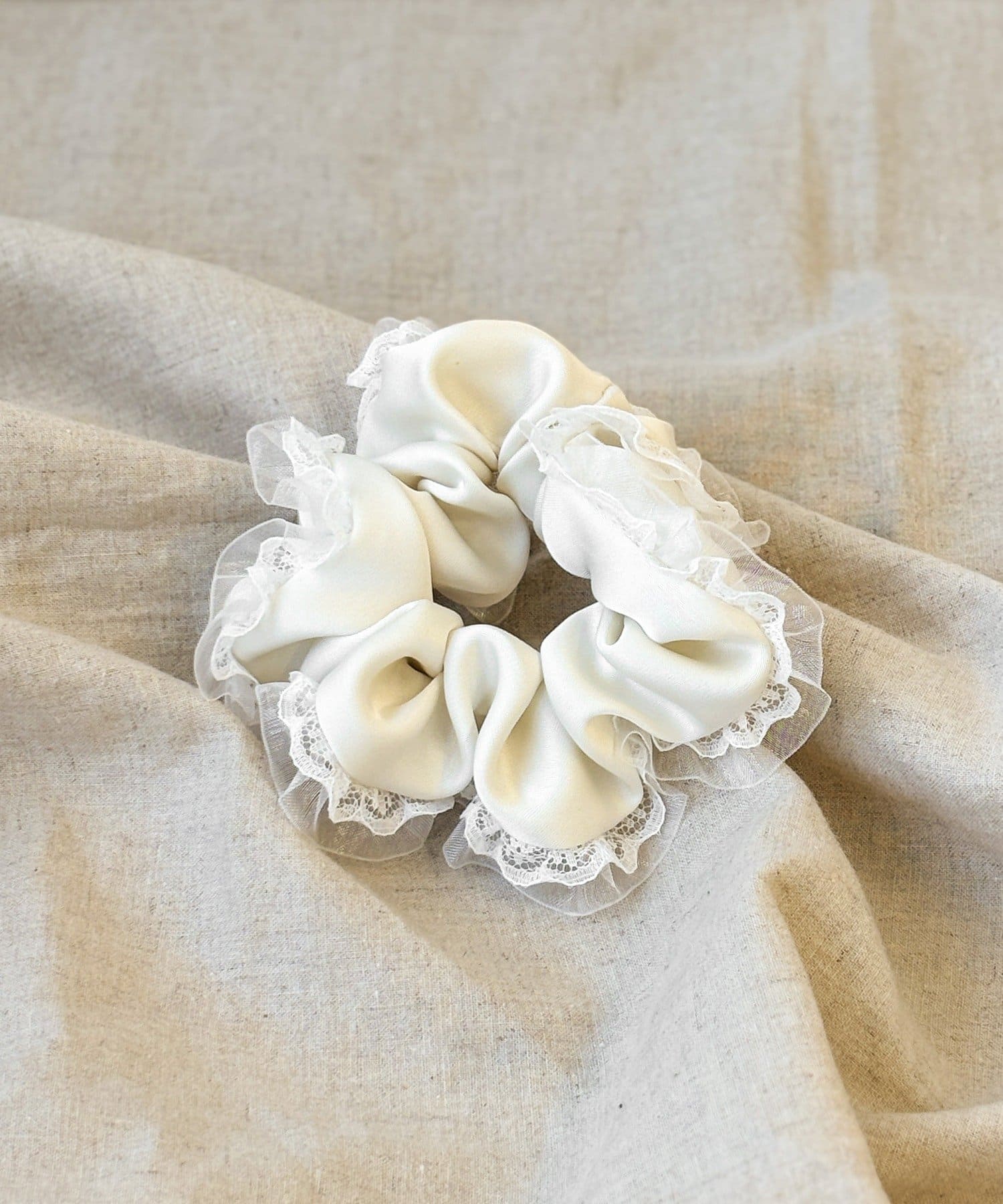 3COINS(スリーコインズ) フチレースサテンシュシュ／KIDS