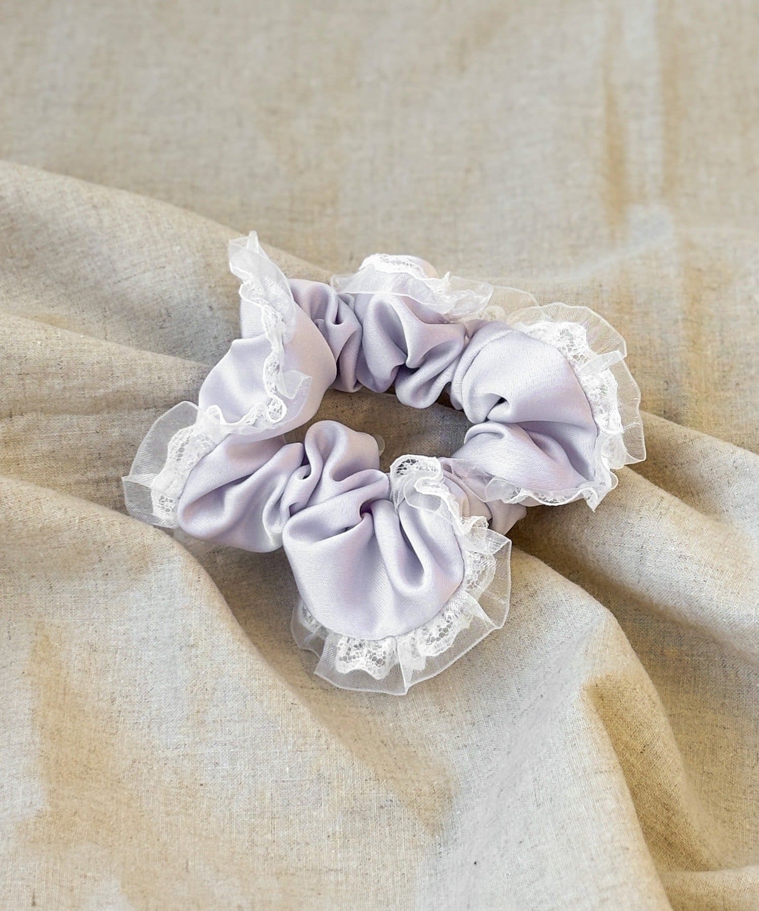 3COINS(スリーコインズ) フチレースサテンシュシュ／KIDS