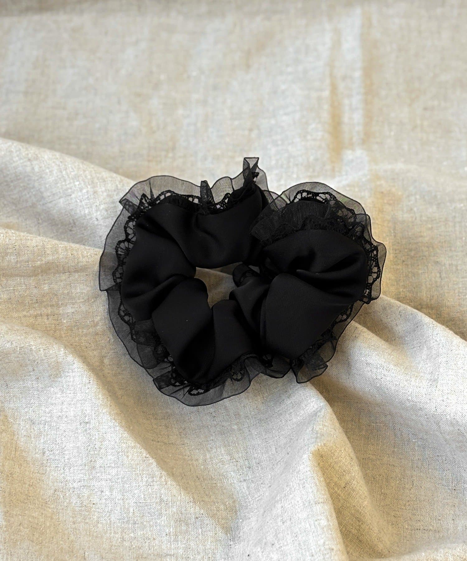 3COINS(スリーコインズ) フチレースサテンシュシュ／KIDS