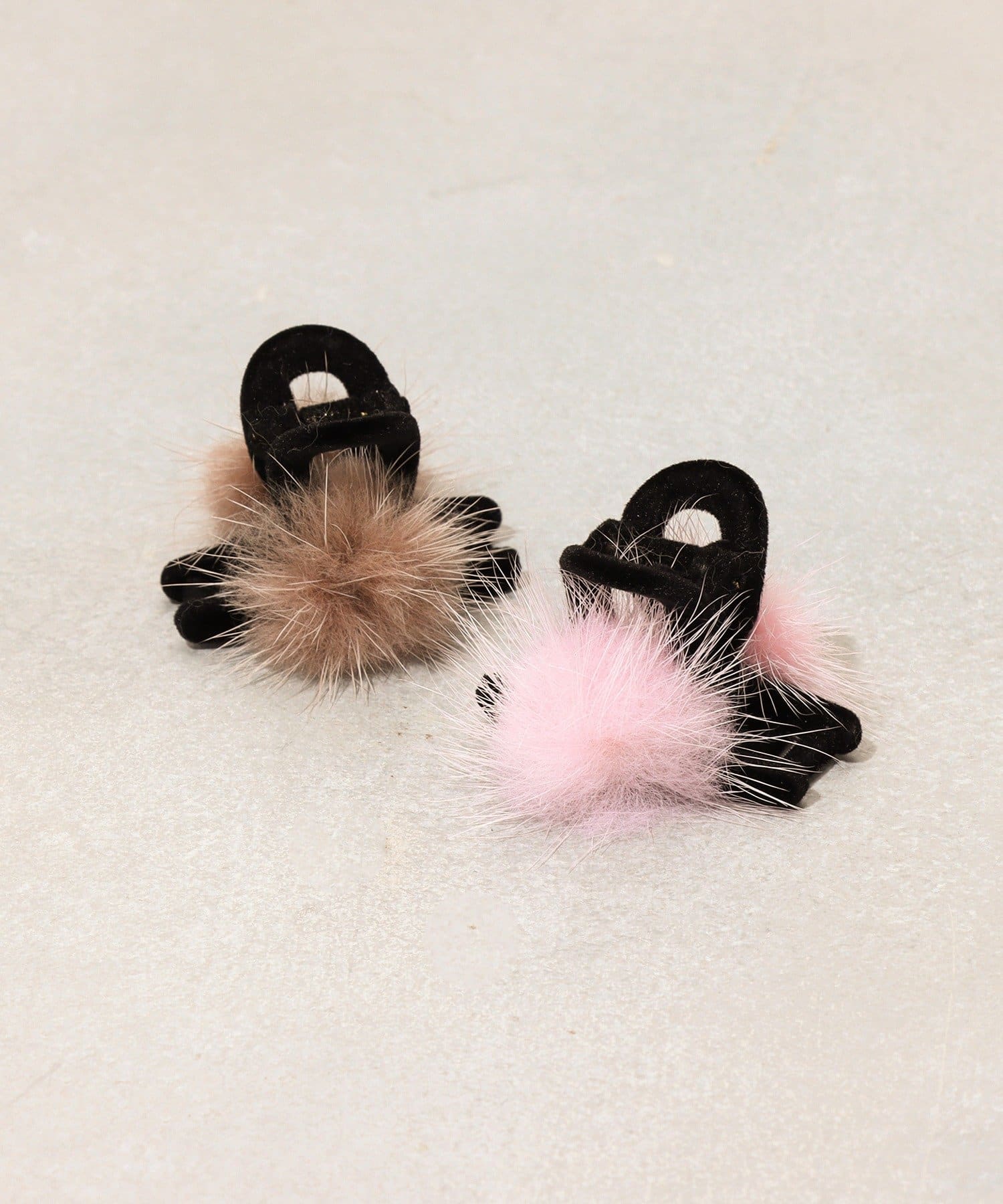 3COINS(スリーコインズ) フワフワクリップ2個セット