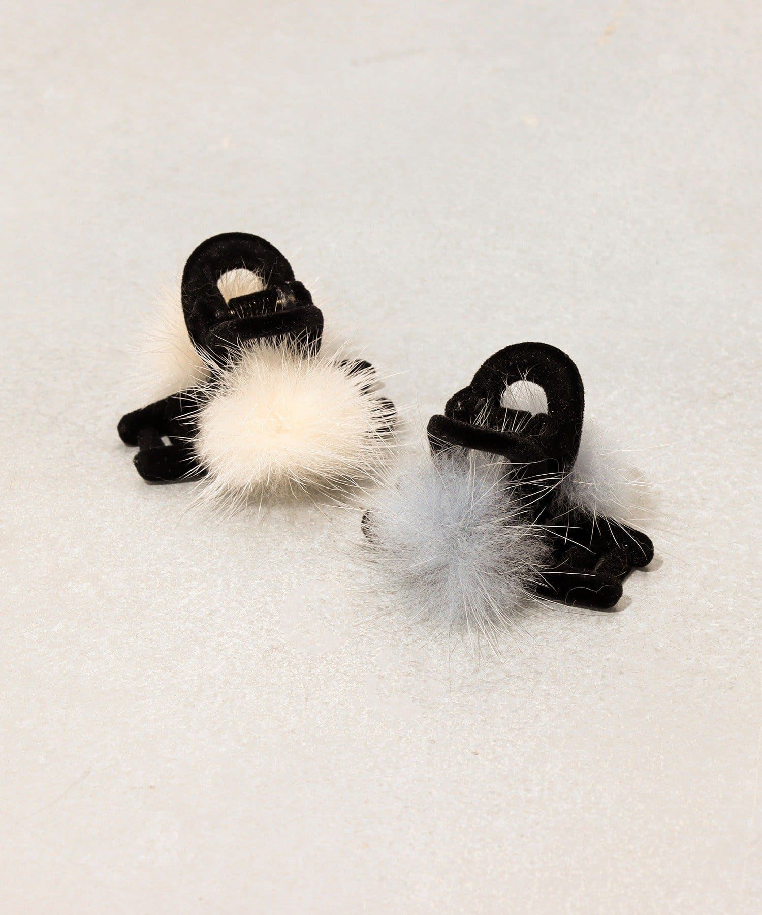 3COINS(スリーコインズ) フワフワクリップ2個セット