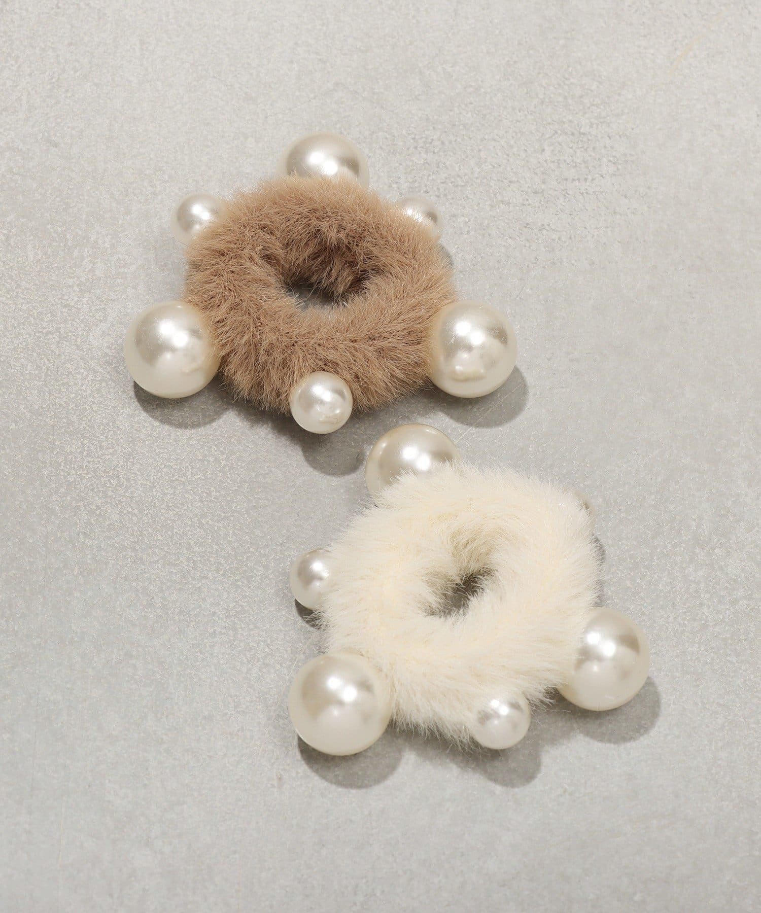 3COINS(スリーコインズ) シャギーパールポニー２個セット