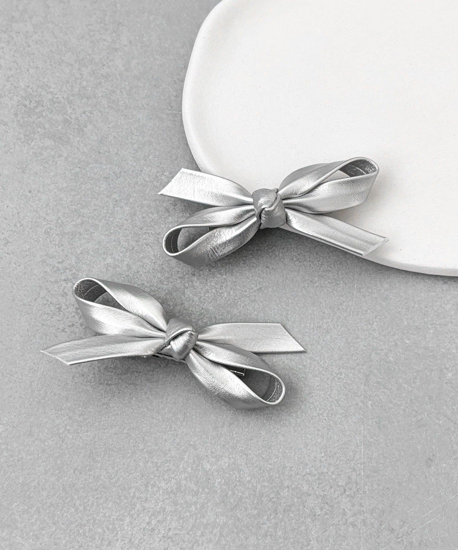 3COINS(スリーコインズ) レザー調リボンクリップ2個セット