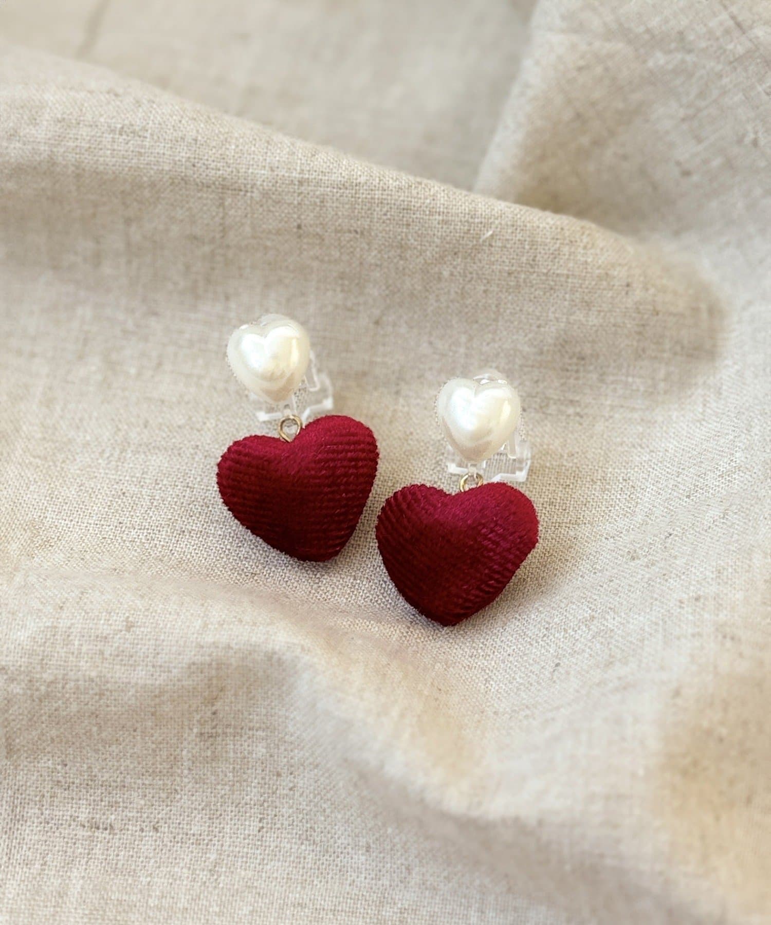 3COINS(スリーコインズ) ベロアハートイヤリング／KIDS