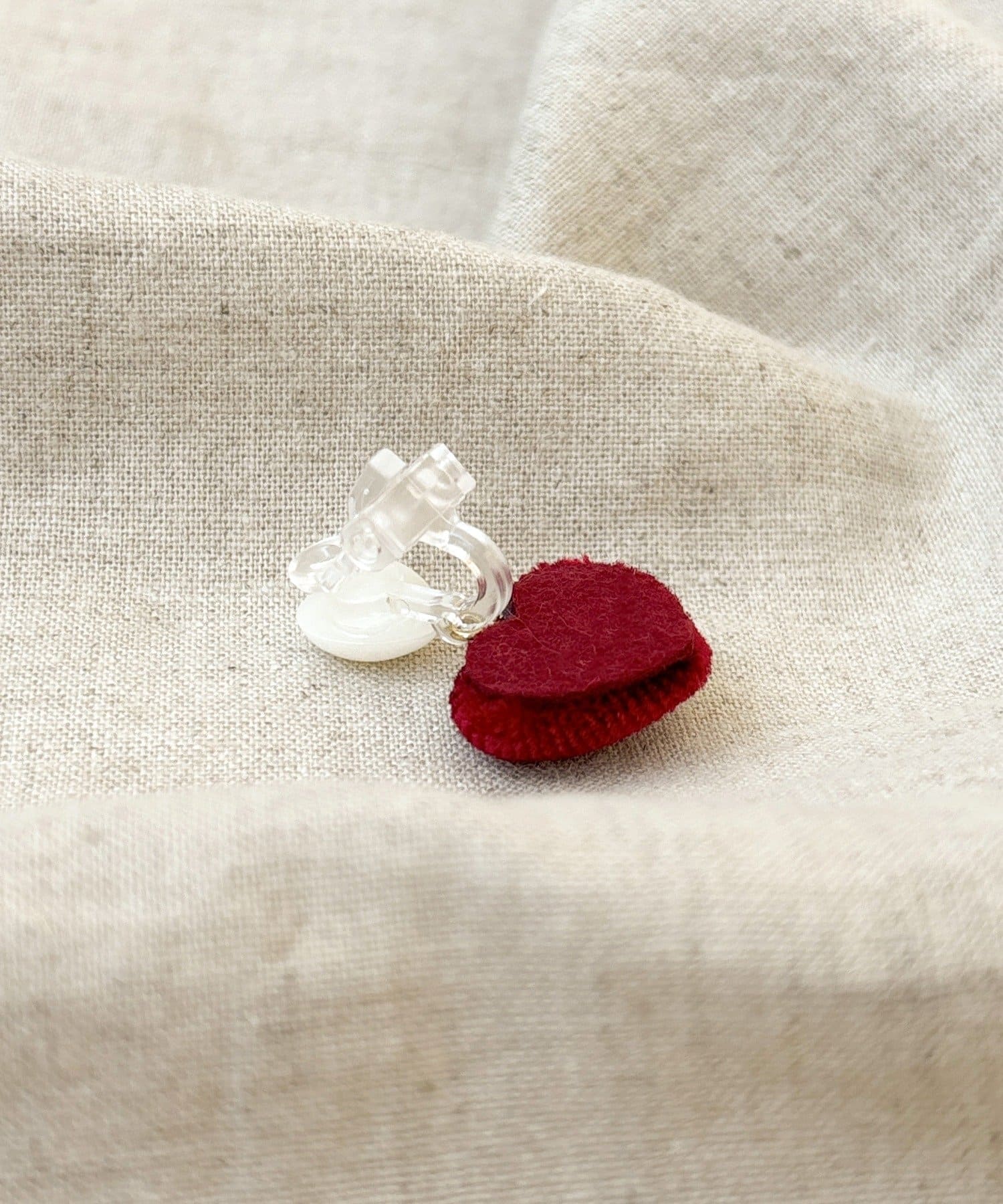 3COINS(スリーコインズ) ベロアハートイヤリング／KIDS