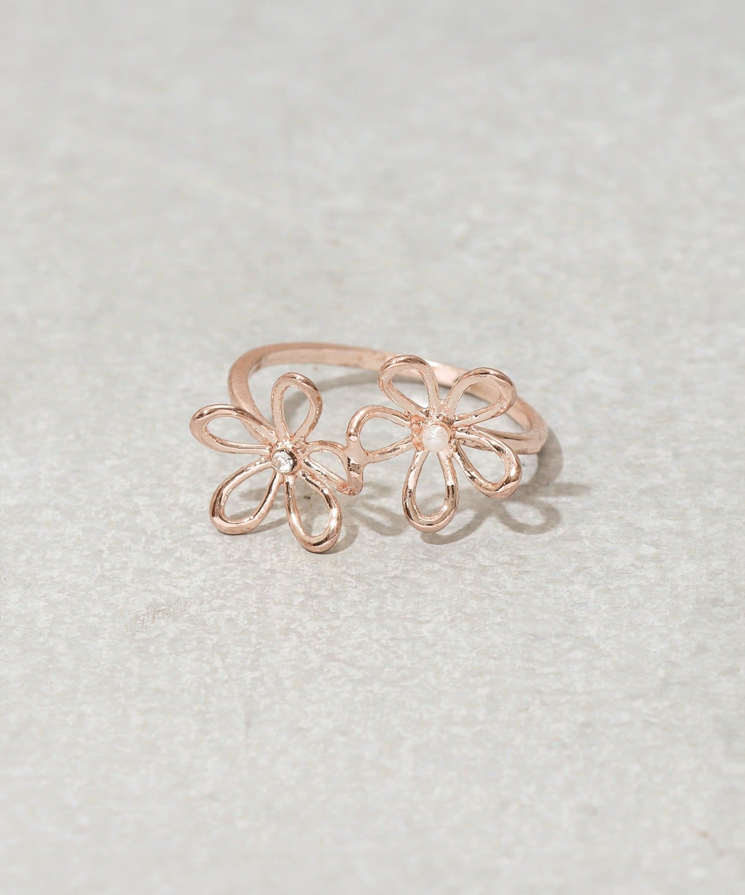 3COINS(スリーコインズ) ラインフラワーリング