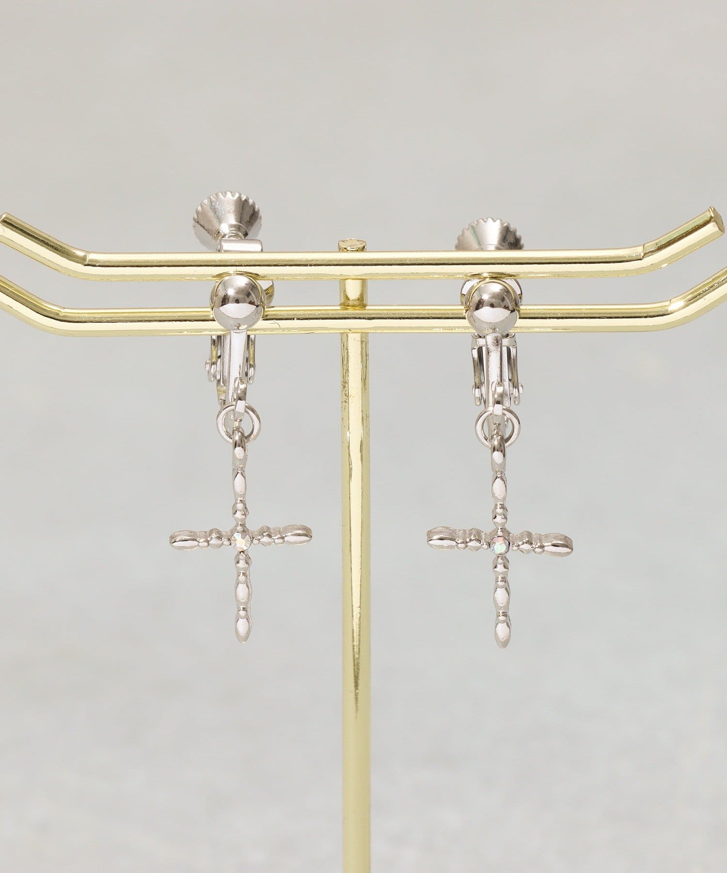 3COINS(スリーコインズ) メタルクロスイヤリング